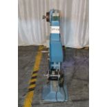 RIVETTING MACHINE