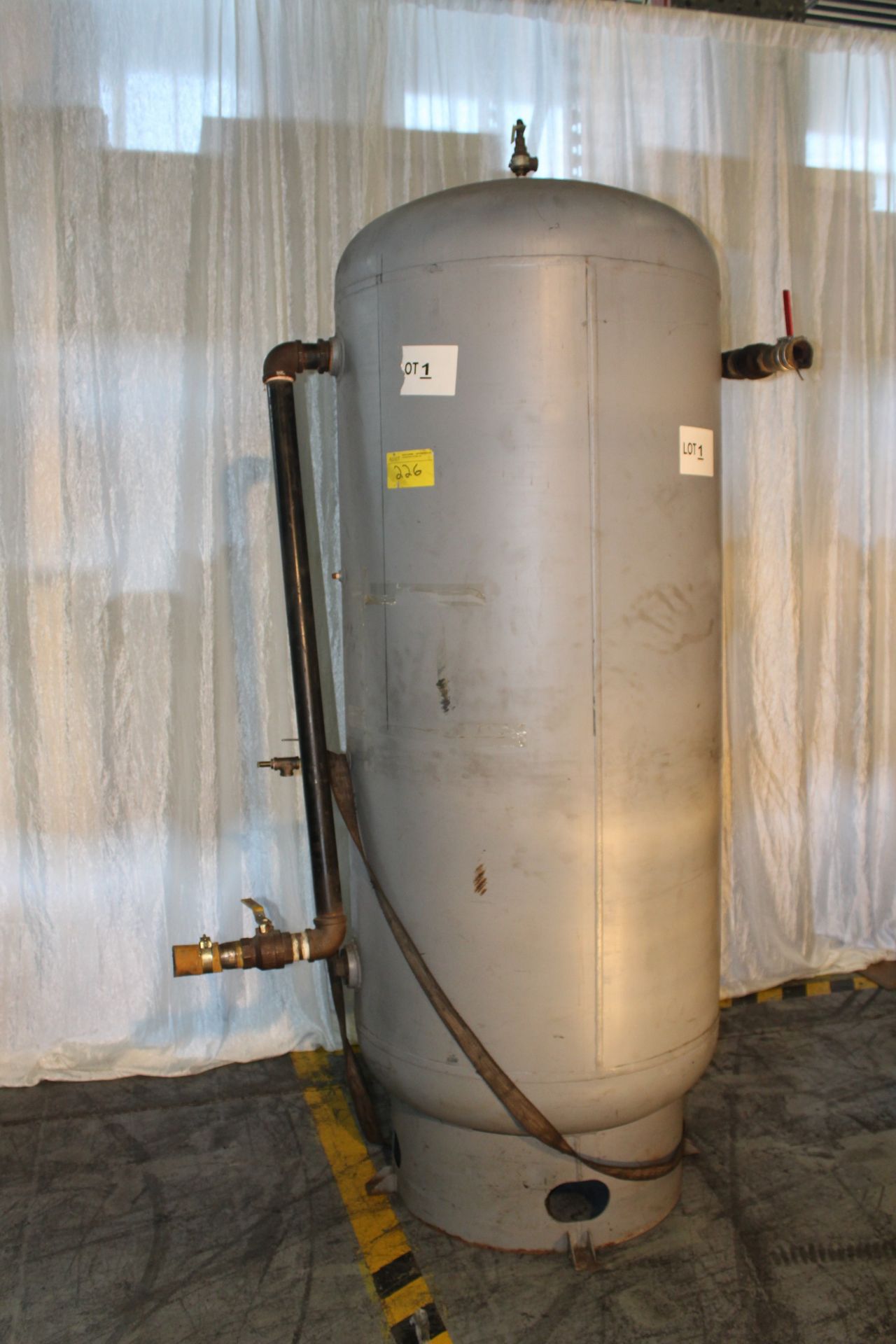 AIR RECEIVING TANK - Image 3 of 4