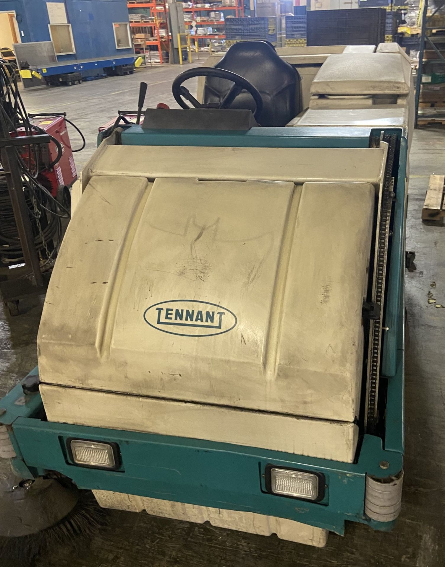 TENNANT 8300 RIDE-ON FLOOR SWEEPER WASHER (NOTE: UNIT MAY NEED ATTENTION AS CONDITION UNKNOWN) - Image 2 of 6