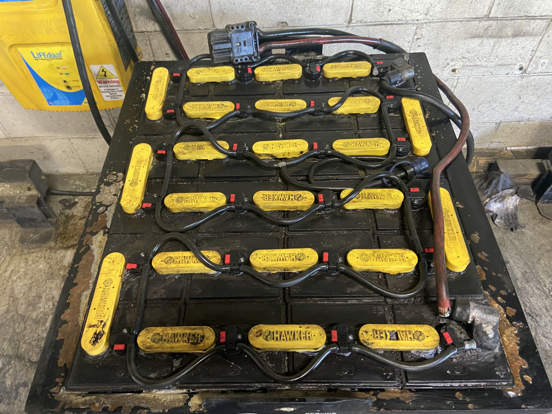 FORKLIFT BATTERY C/W STORAGE RACK - Image 2 of 3