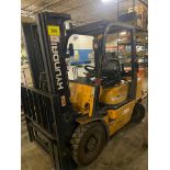 HYUNDAI HLF 25-5 FORKLIFT, PROPANE POWERED, 3-STAGE MAST, SIDE SHIFT, 4,250 LBS CAPACITY, 124" LIFT,
