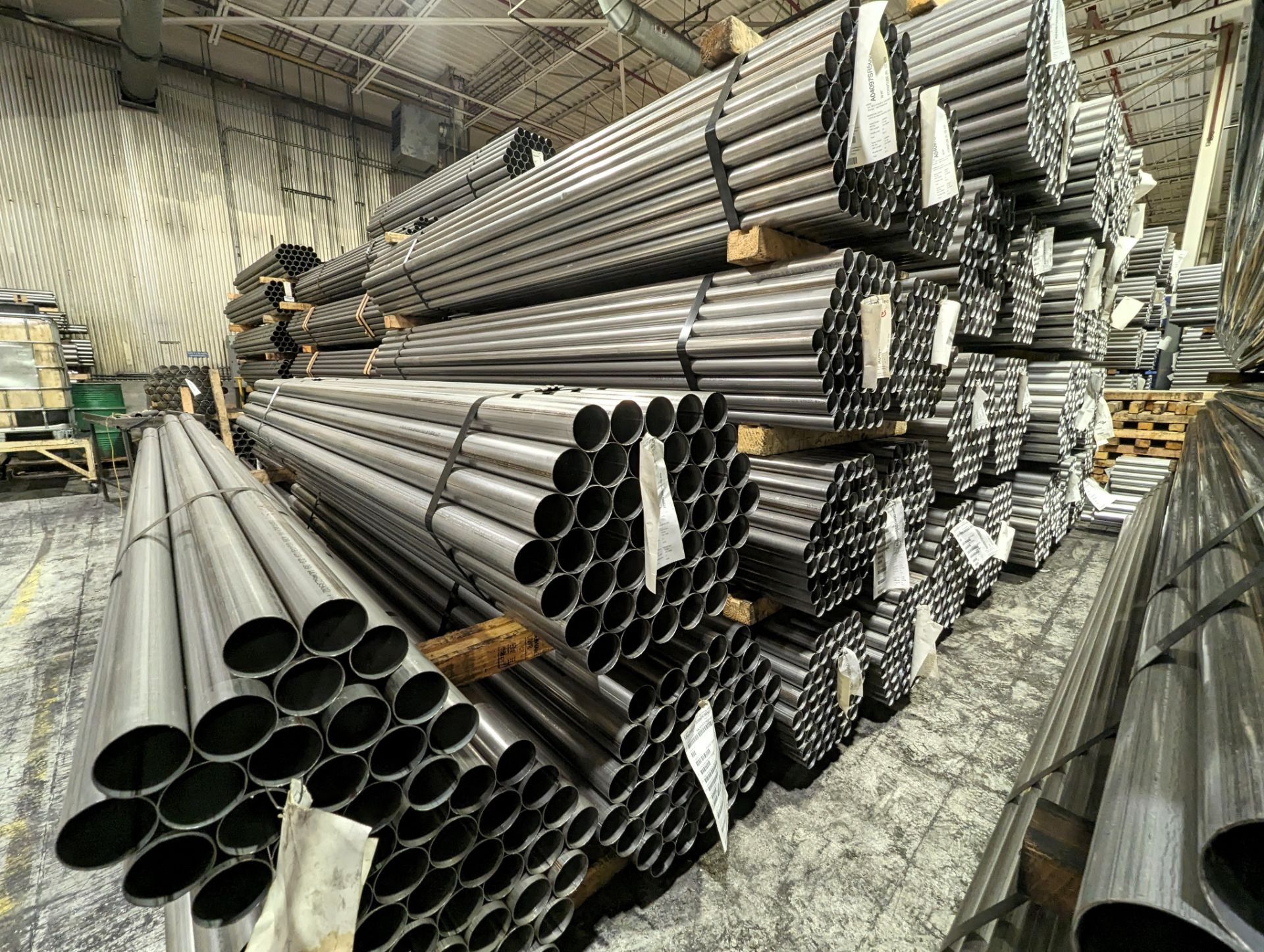 PARTIAL VIEW OF 215+ TONS OF STAINLESS STEEL TUBE INVENTORY - Image 2 of 3