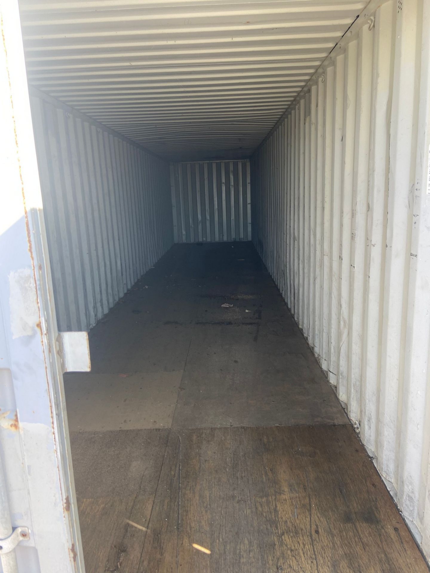 40' LONG SHIPPING CONTAINER - Image 3 of 4