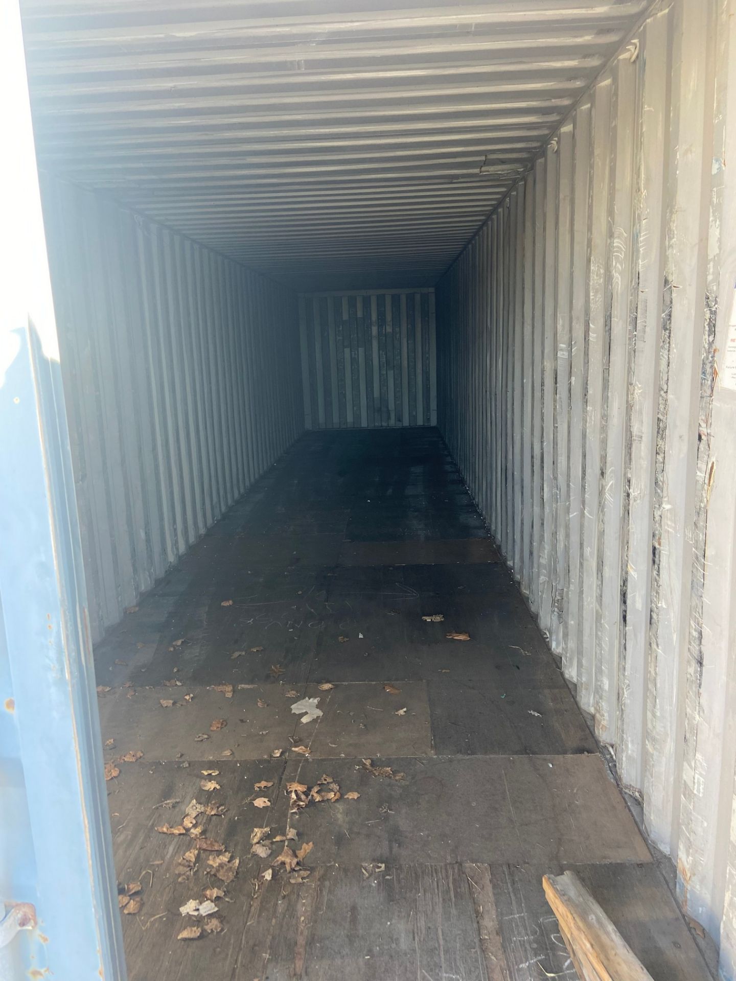 40' LONG SHIPPING CONTAINER - Image 3 of 3