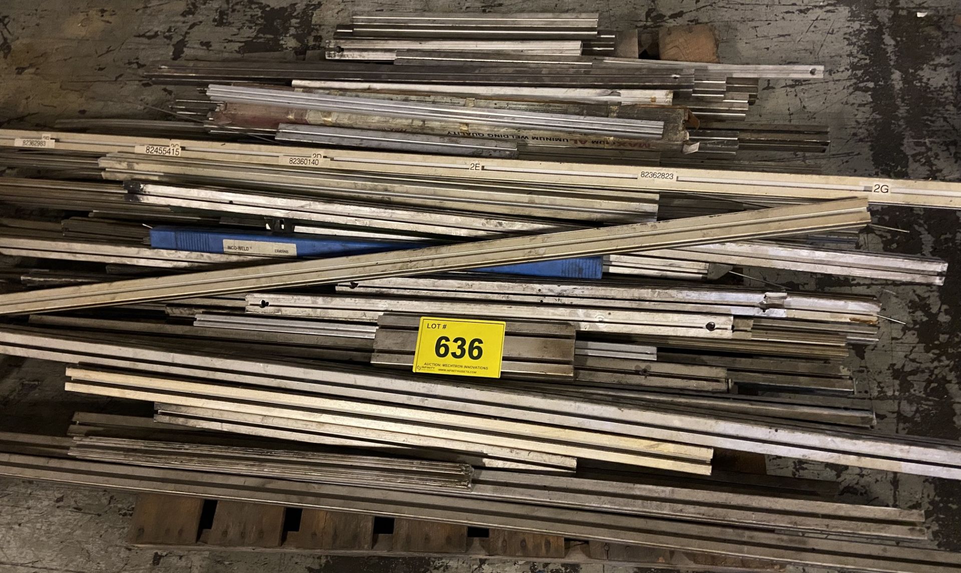 PALLET OF ALUMINUM RODS