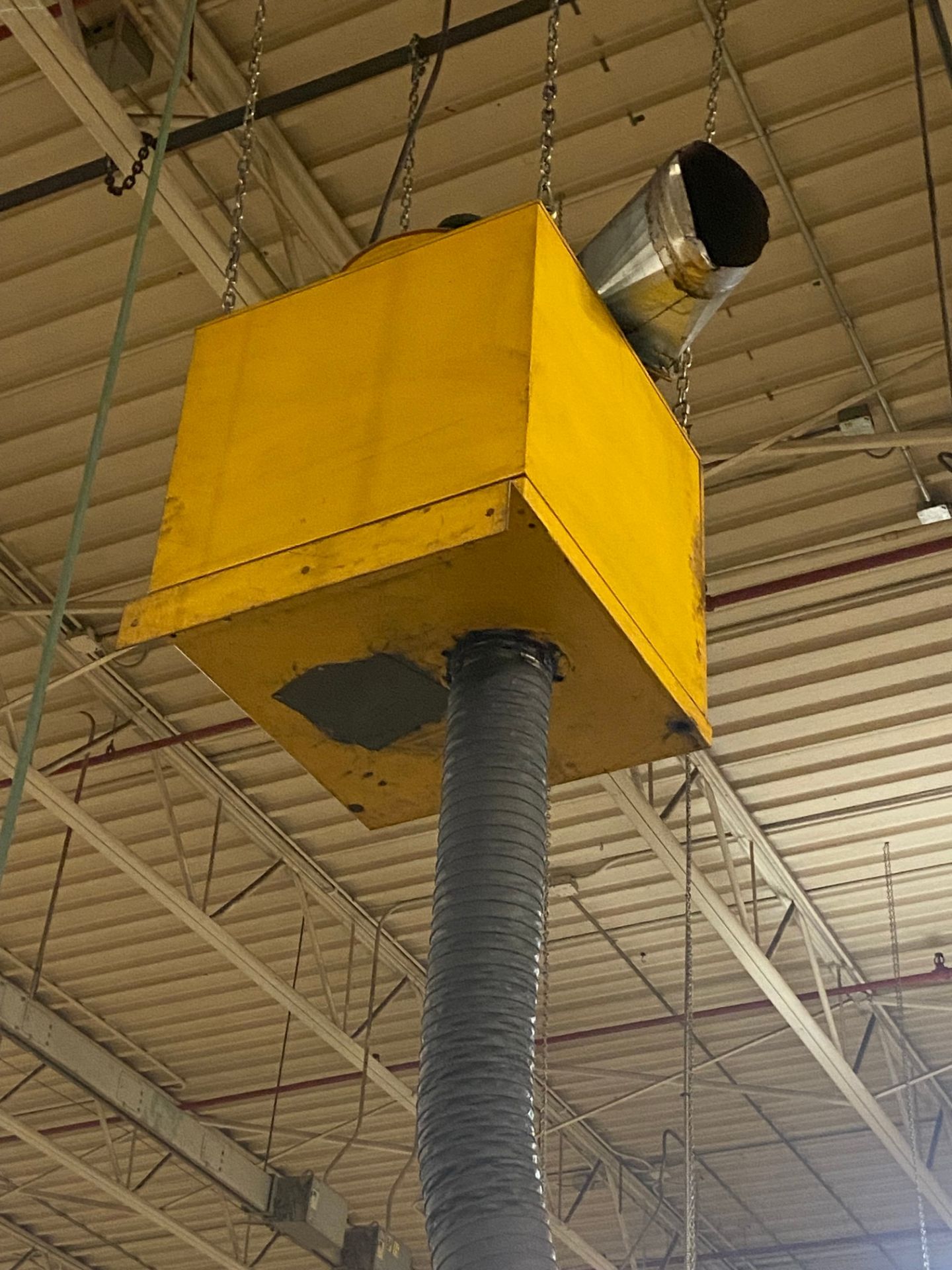 CUSTOM BUILT WELDING CELL C/W FUME CEILING MOUNTED EXTRACTOR (RIGGING FEE $360) - Image 10 of 10