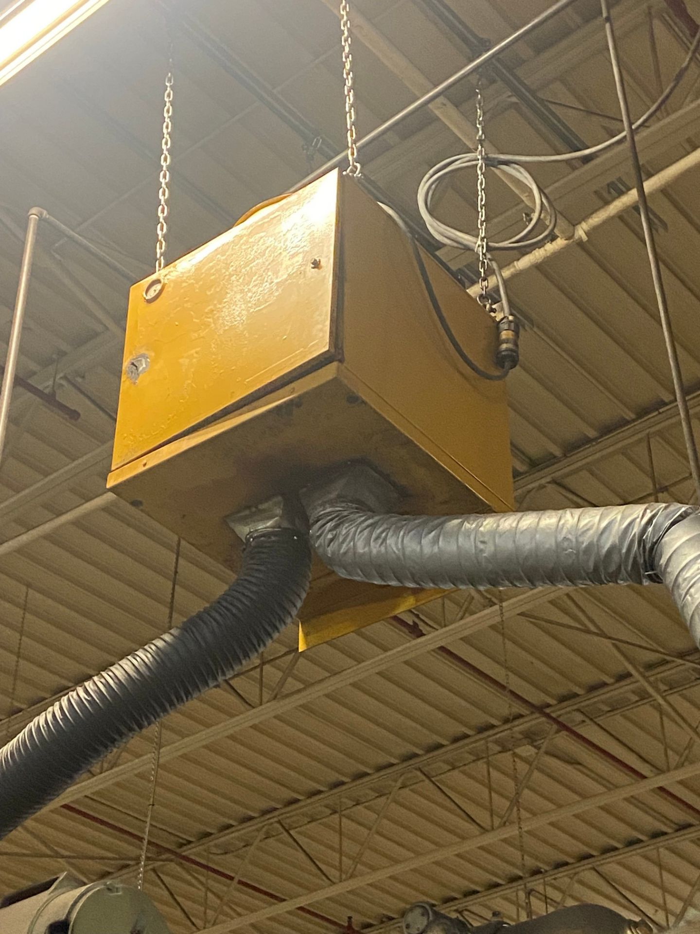 CUSTOM BUILT WELDING CELL C/W PLYMOVENT FUME EXTRACTOR UNIT (RIGGING FEE $180) - Image 9 of 10