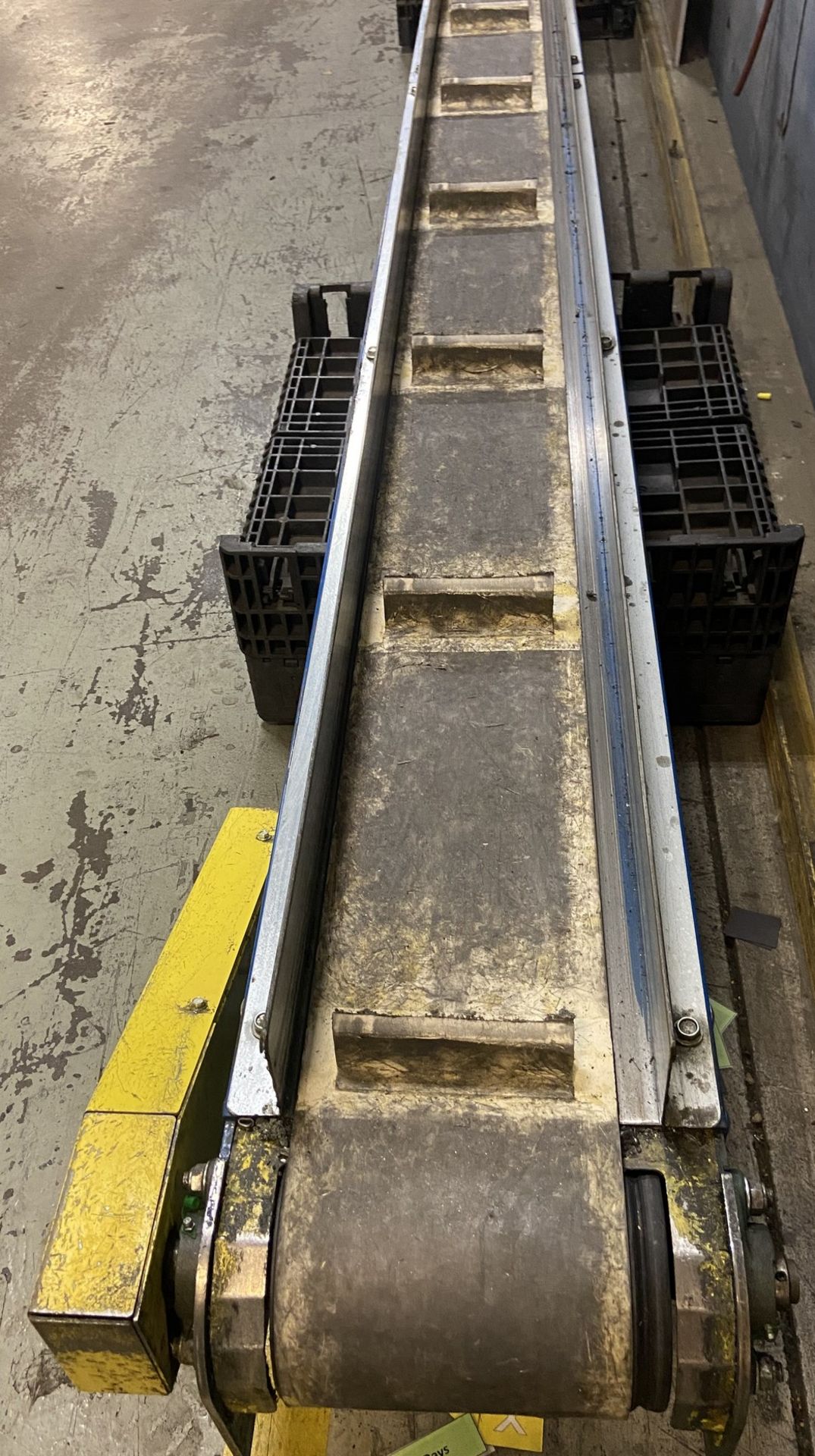 ROLLMASTER 9.5" WIDE 20' LONG BELT CONVEYOR C/W ELECTRIC MOTOR & SUPPORT LEGS - Image 3 of 5