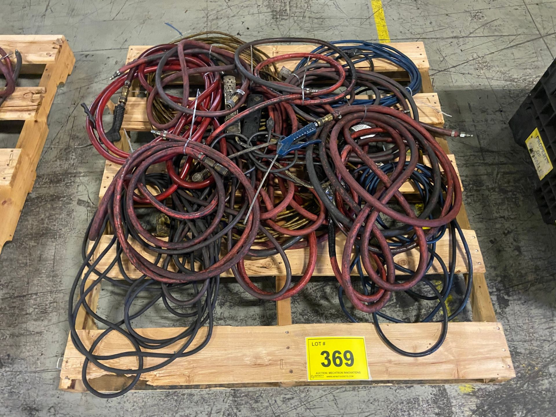PALLET ASSORTED AIRHOSE & EXTENSION CORD