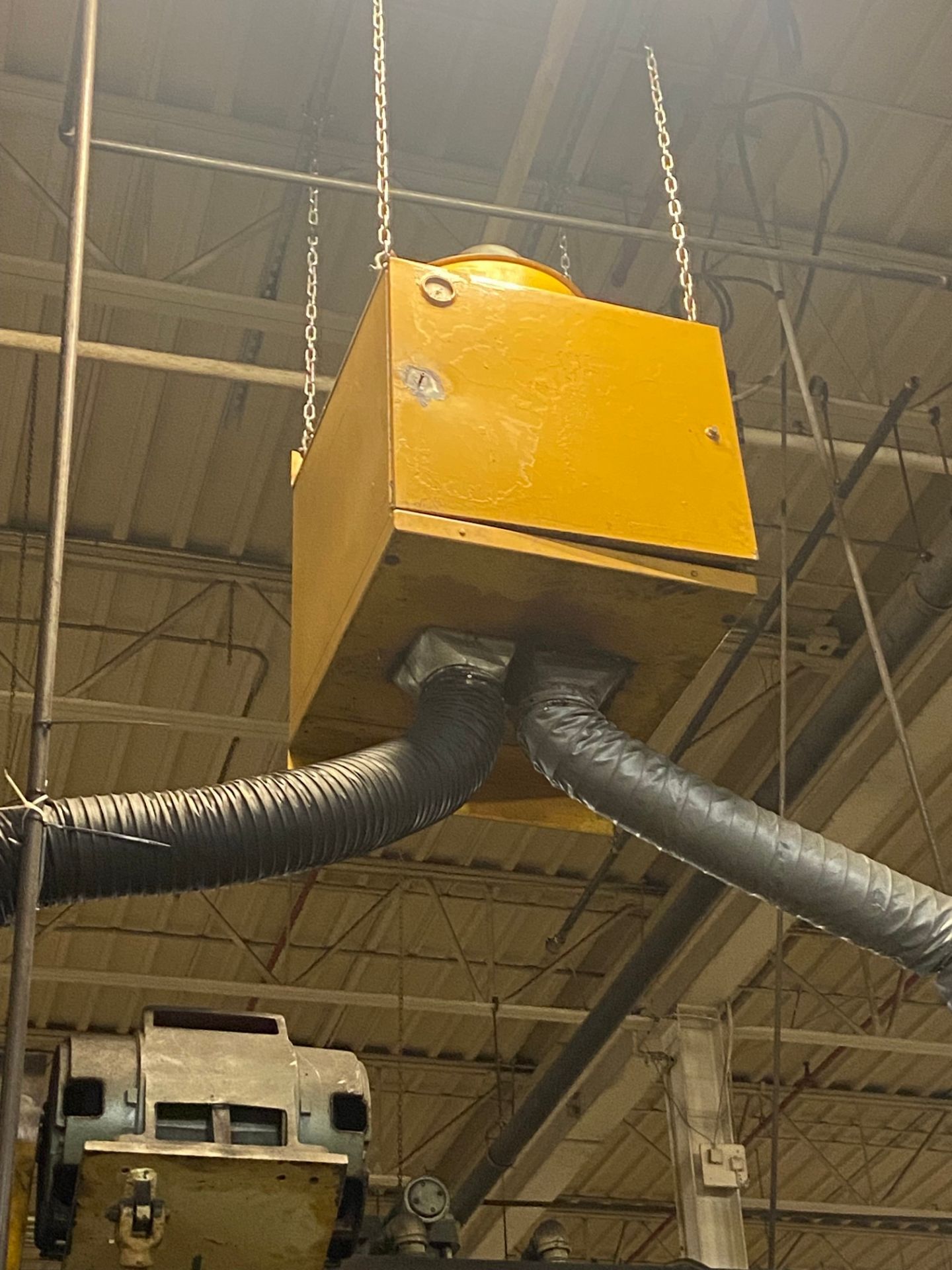 CUSTOM BUILT WELDING CELL C/W PLYMOVENT FUME EXTRACTOR UNIT (RIGGING FEE $180) - Image 8 of 10