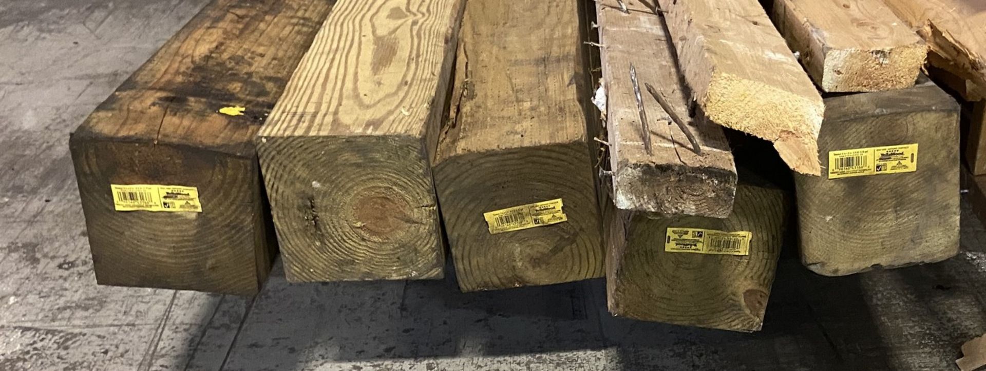 PALLET OF ASSORTED LUMBER & (5) 6" X 6" X 8' TIMBERS - Image 4 of 5