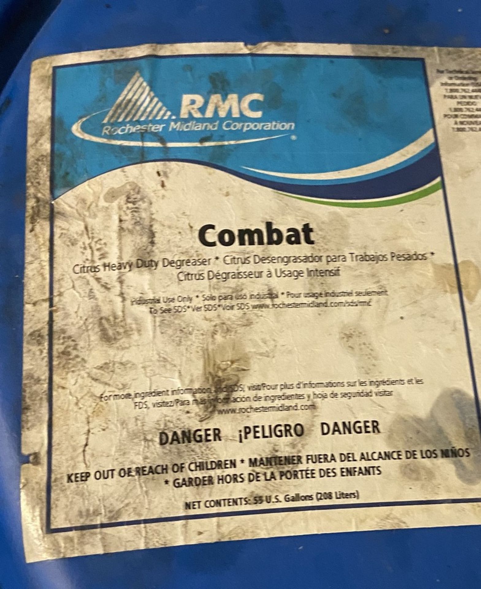 LOT OF (2) DRUMS OF PRODUCT QUAKER DRUM HALF FULL C/W PUMP, RMC COMBAT 1/4 FULL - Image 4 of 4