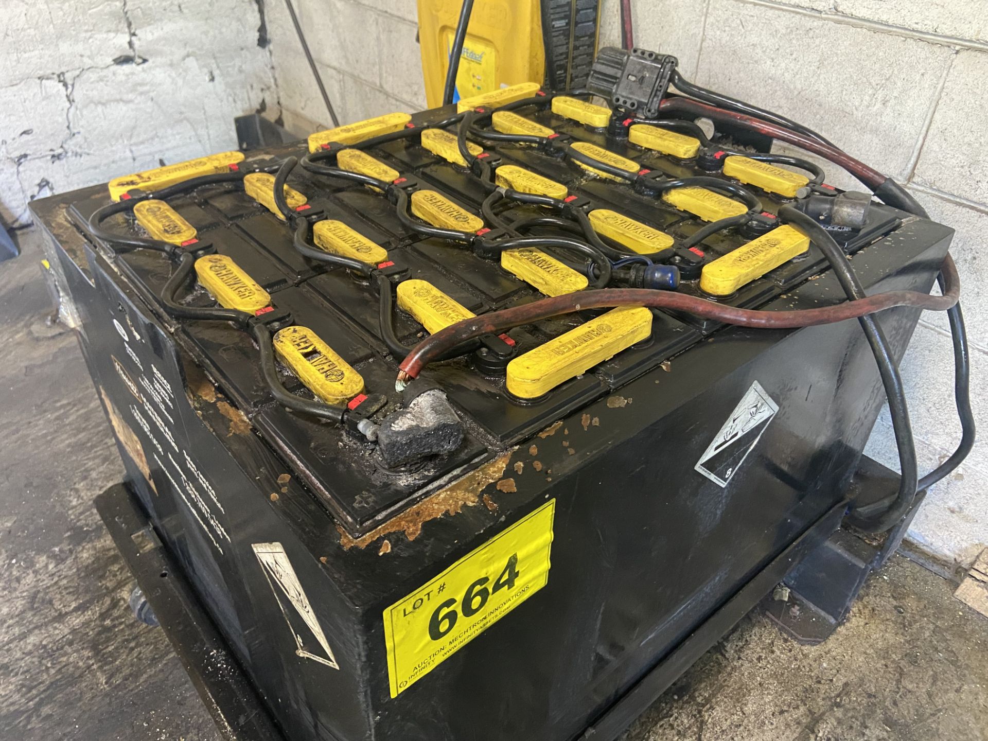 FORKLIFT BATTERY C/W STORAGE RACK