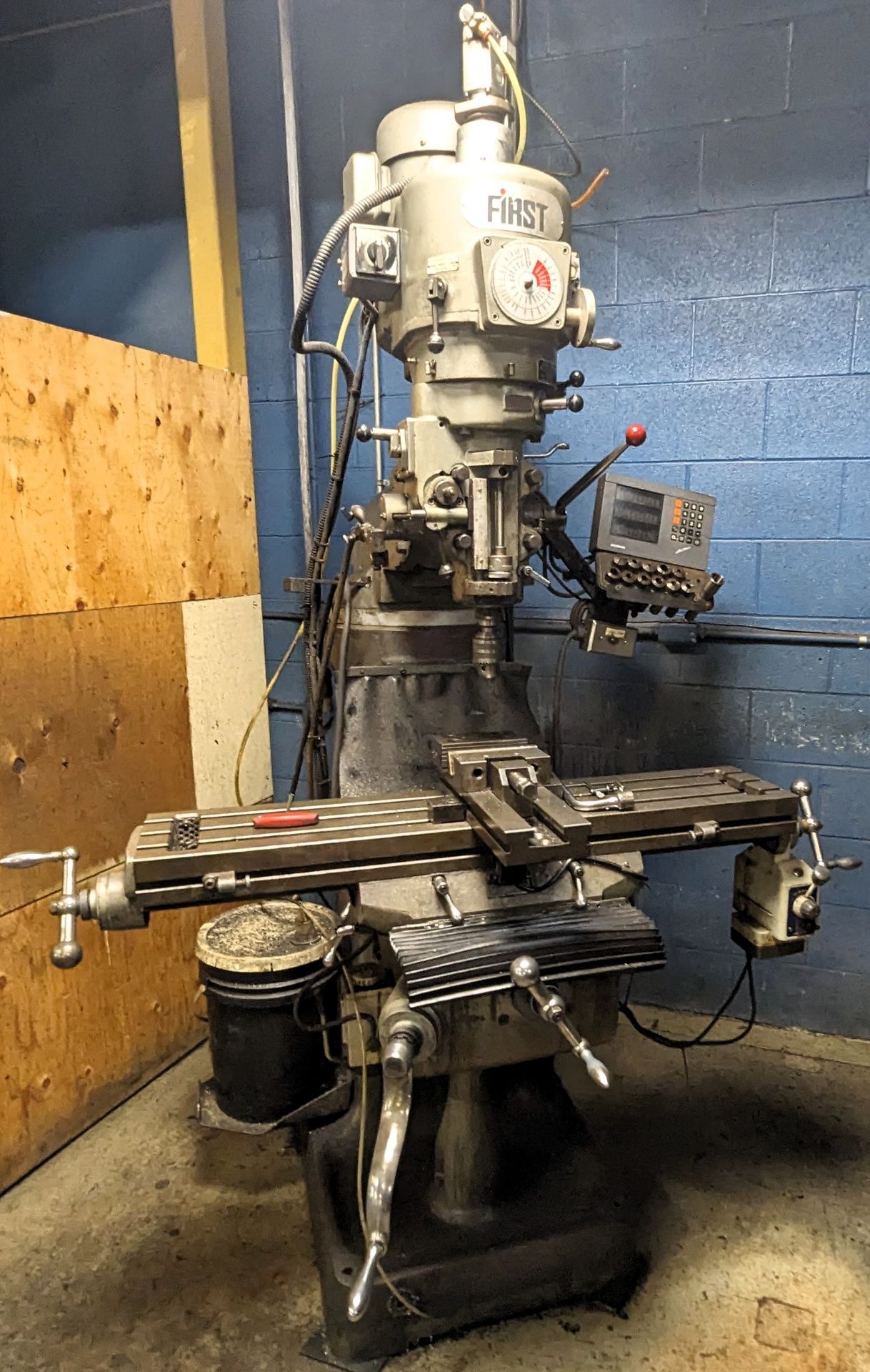 PARTIAL VIEW OF MILLING MACHINES AND LATHES - Image 4 of 6