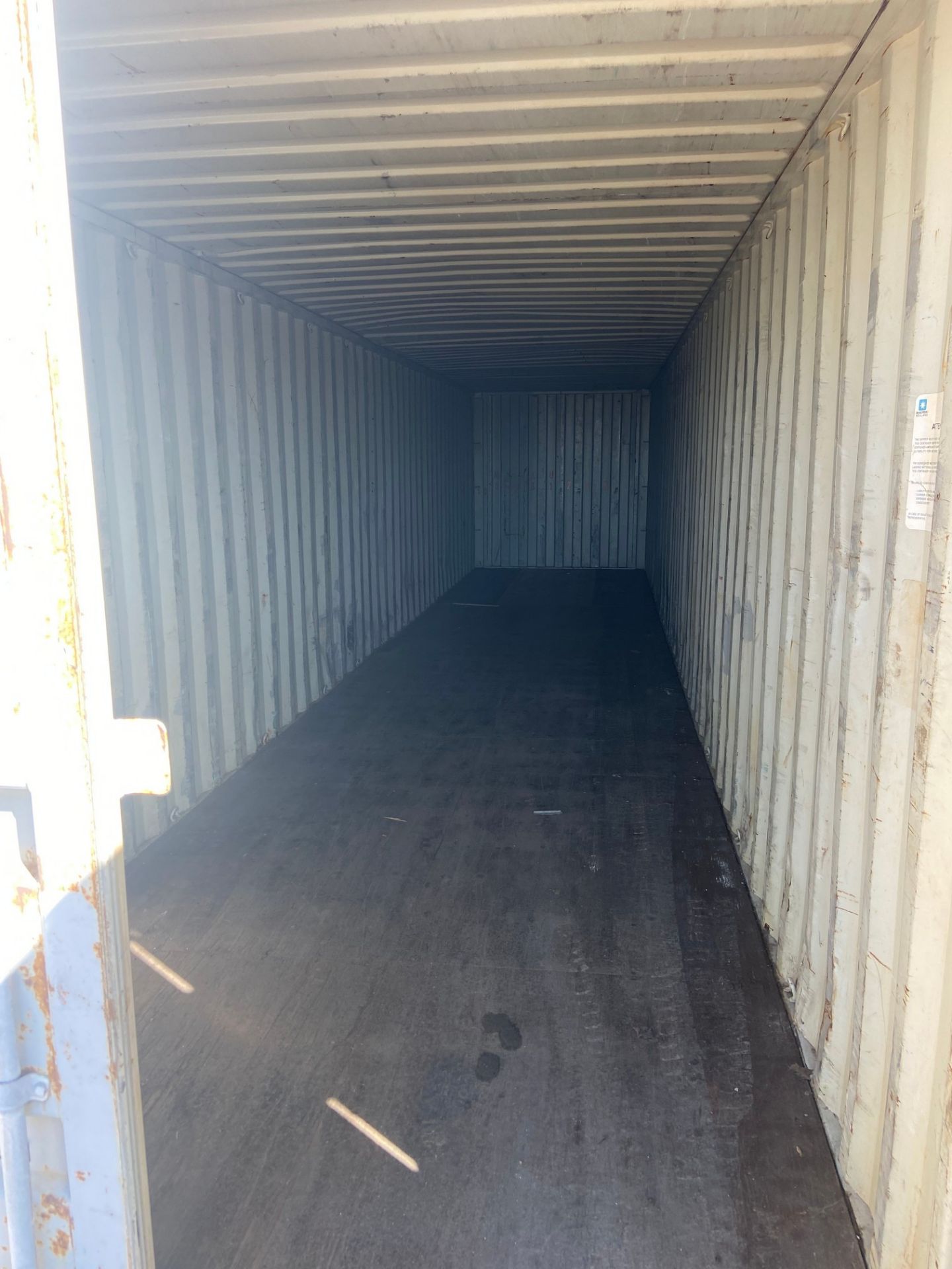 40' LONG SHIPPING CONTAINER - Image 3 of 3