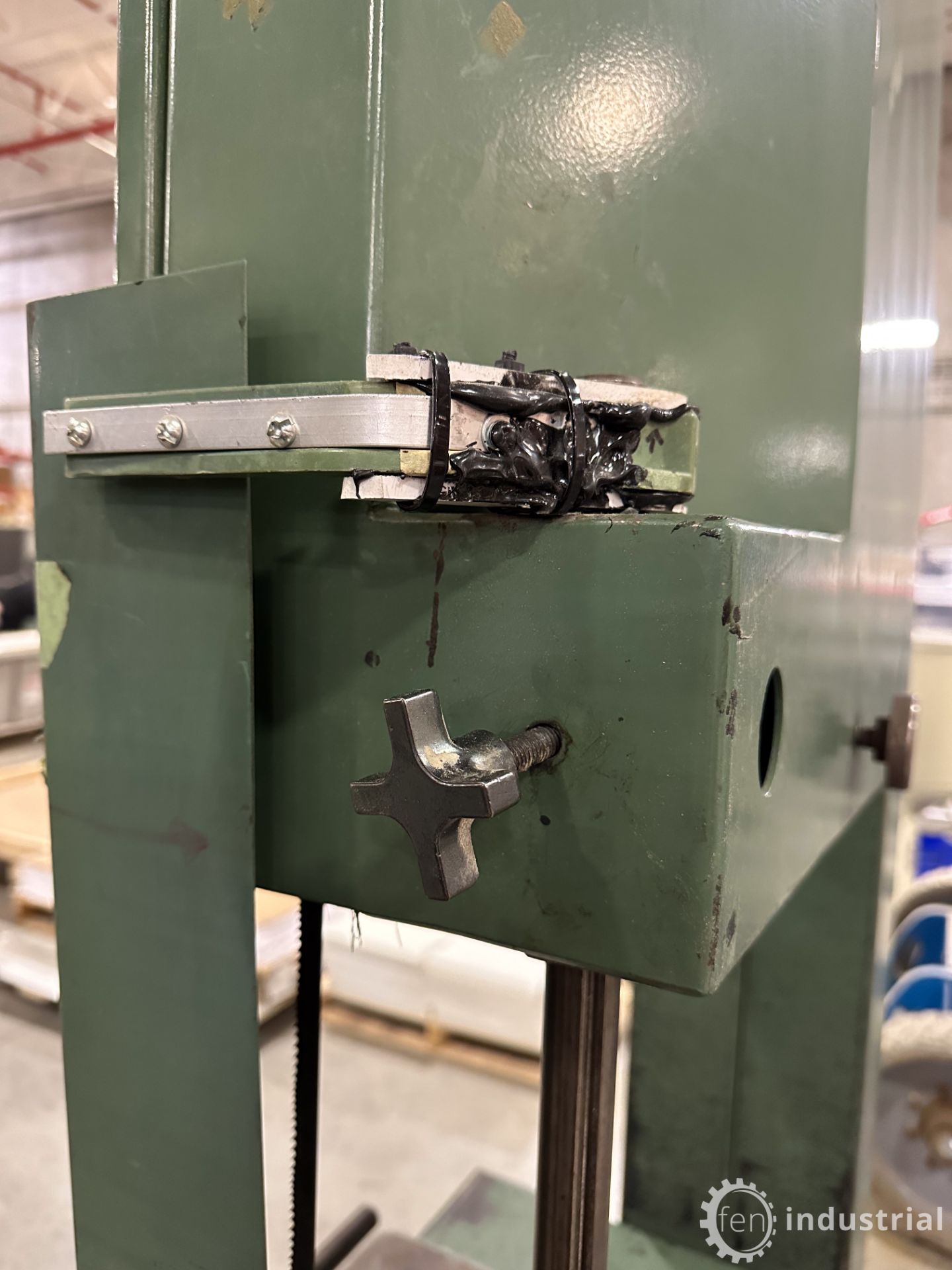 MEBER SR600 VERTICAL BANDSAW, 3HP, 23” THROAT, 575V, S/N M350 (RIGGING FEE $100) - Image 21 of 28