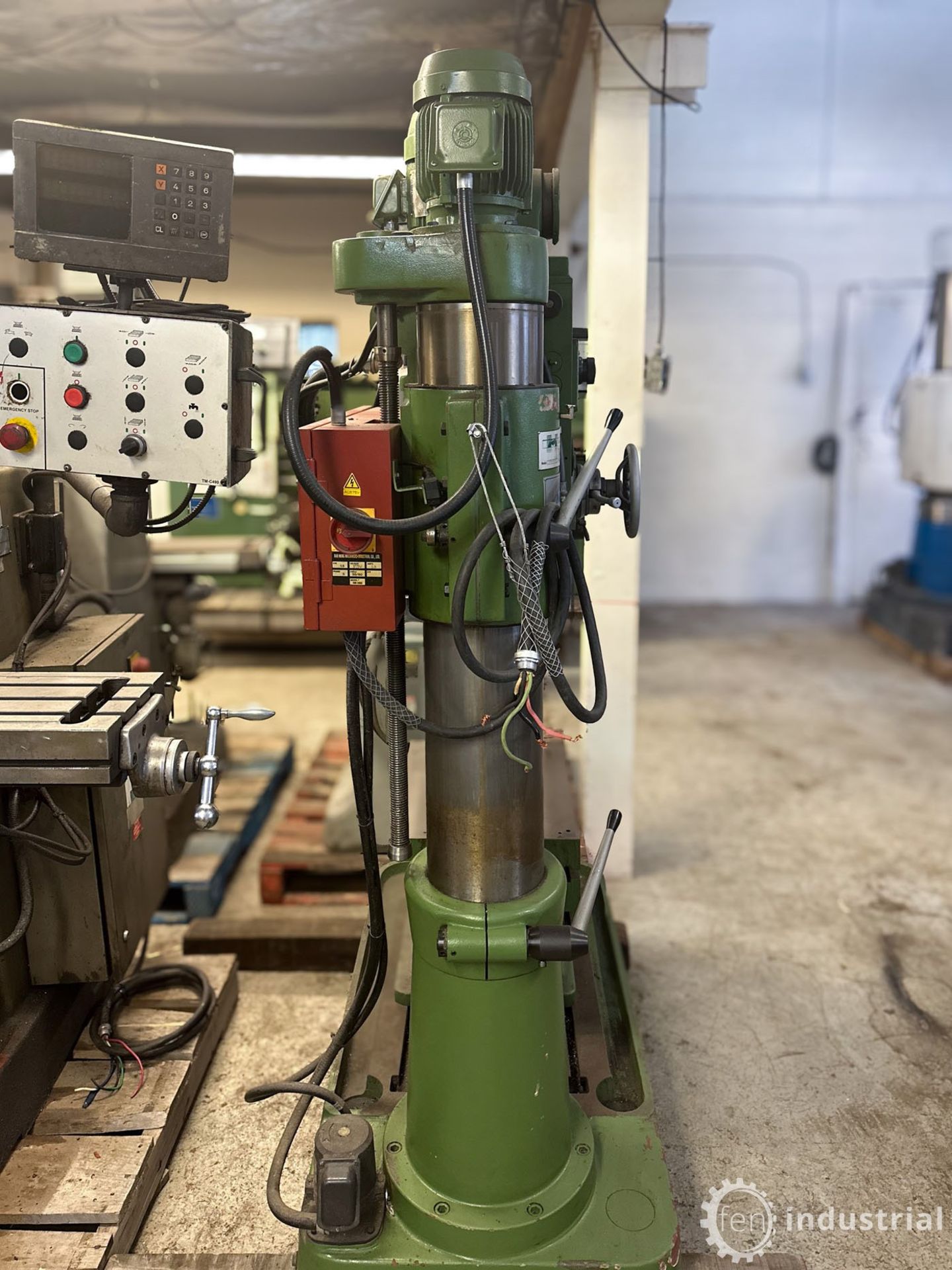2012 KAO MING KMR-700DS RADIAL ARM DRILL W/ BOX TABLE, S/N R70864 (#14) (LOCATED IN BRANTFORD, - Image 13 of 26