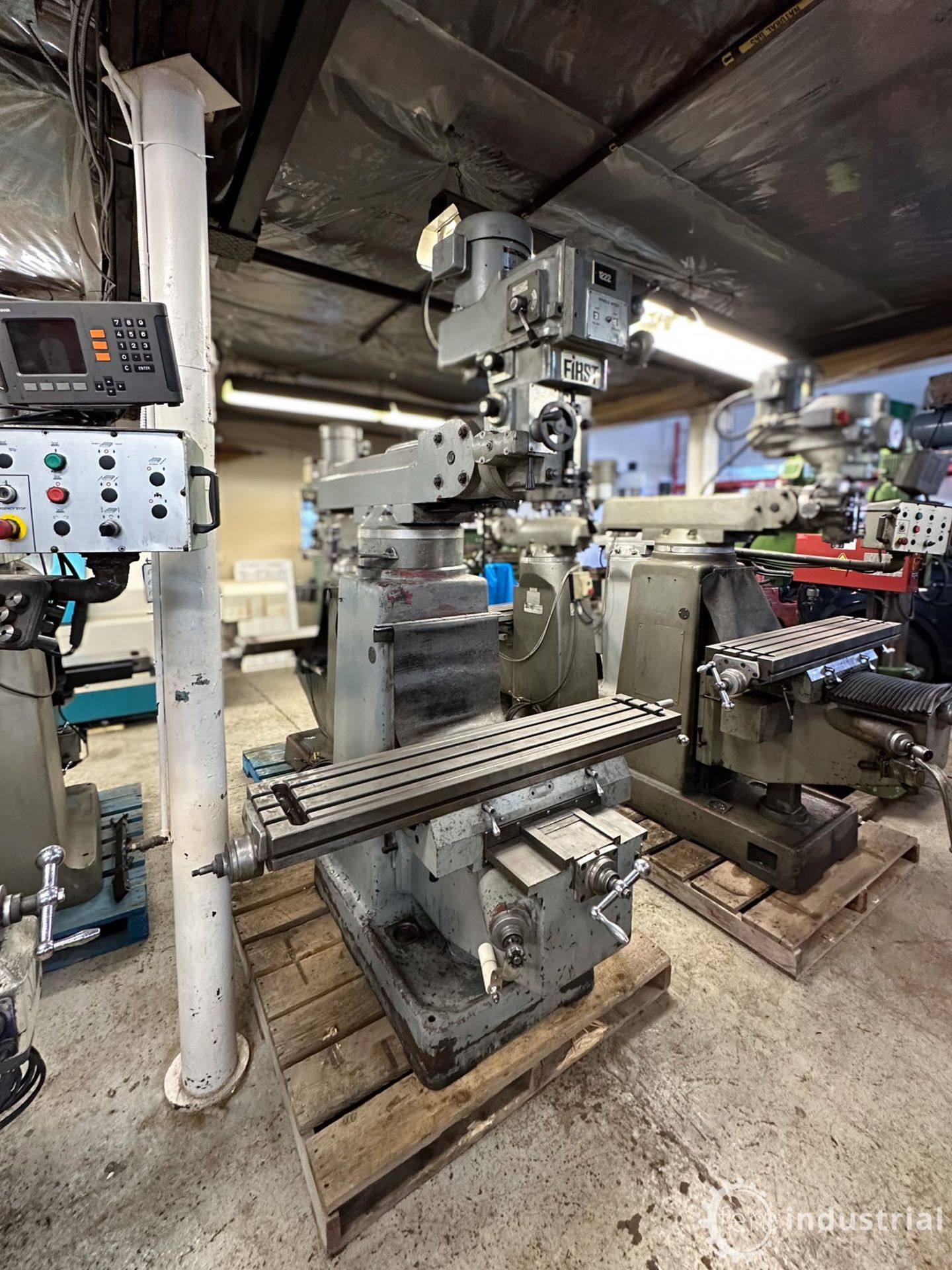 FIRST LC-185VSX VERTICAL MILLING MACHINE, HEIDENHAIN 2-AXIS DRO, SPEEDS TO 4,500 RPM, S/N - Bild 29 aus 32