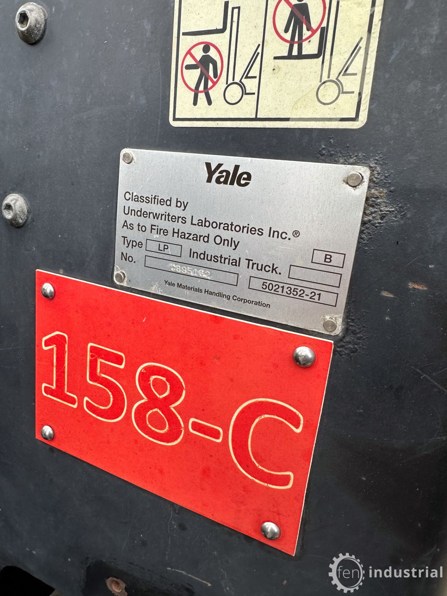 YALE GLP060TFNUAE087 PROPANE FORKLIFT, 6,000LB CAP., 188” MAX LIFT, 3-STAGE MAST, PNEUMATIC TIRES, - Image 9 of 20