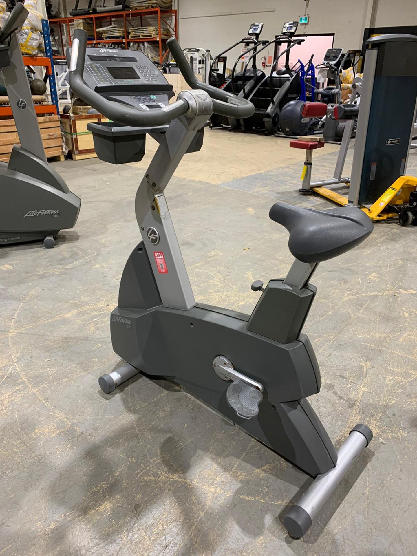 LIFE FITNESS 95CI UPRIGHT BIKE - Image 2 of 4