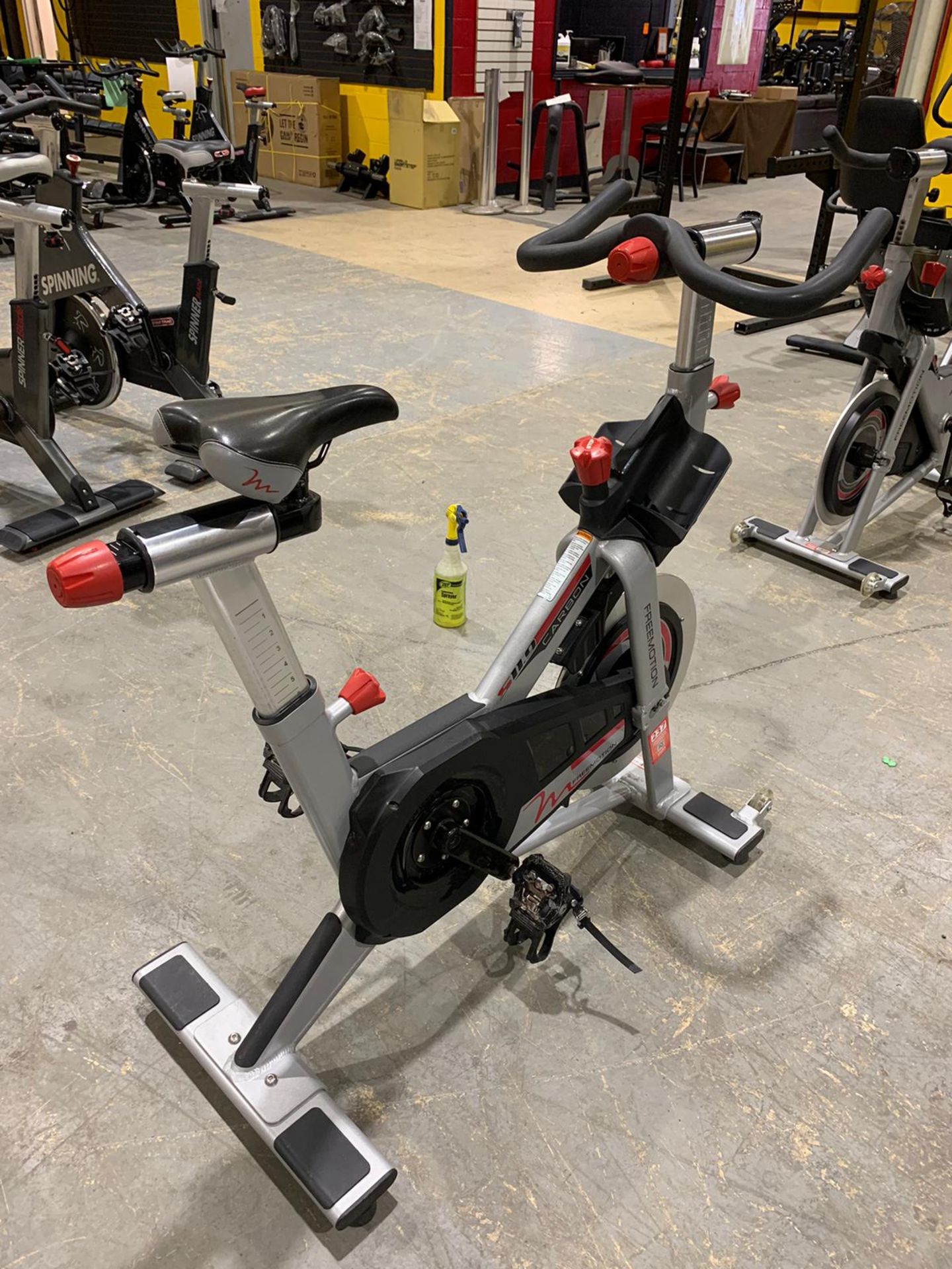 FREEMOTION S11.9 CARBON DRIVE INDOOR CYCLE MACHINE - Image 2 of 4