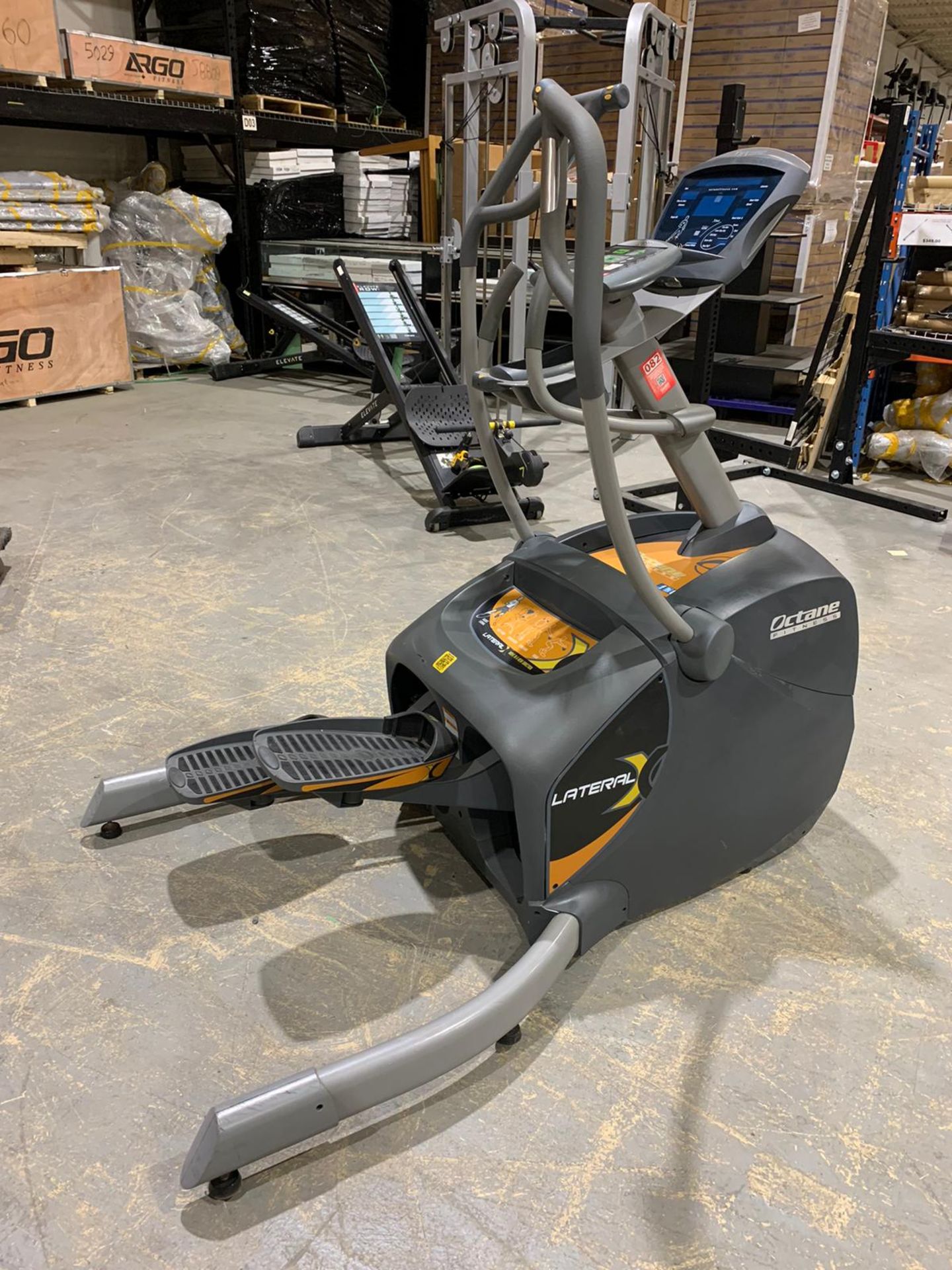 OCTANE FITNESS LATERALX ELLIPTICAL MACHINE - Bild 2 aus 4