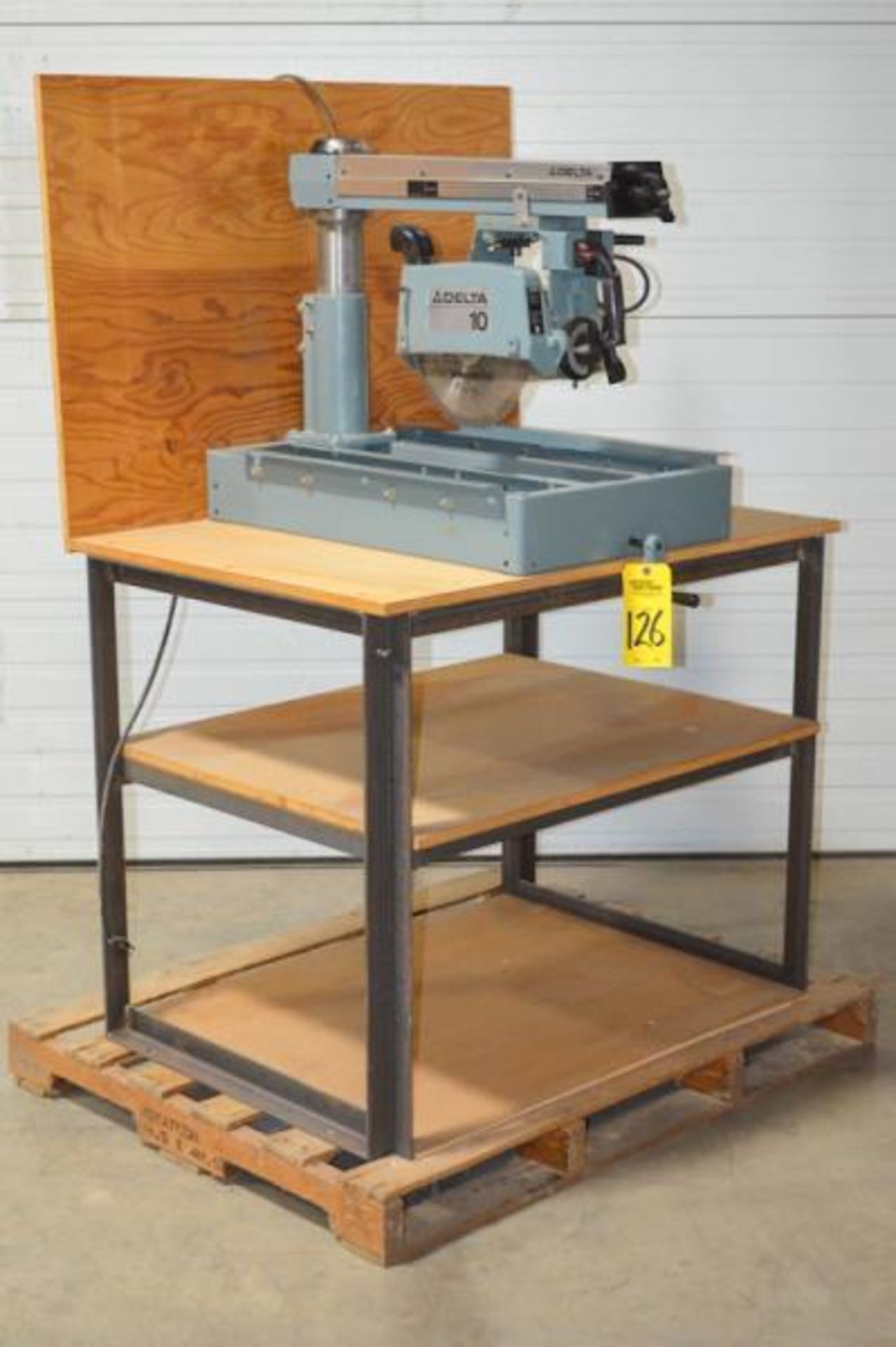 DELTA 10 10” RADIAL ARM SAW, BLADE SIZE 20” X 30” X 4.75”H, RIP CAP. 0-14” IN / 12” – 24” OUT, BLADE - Image 2 of 8