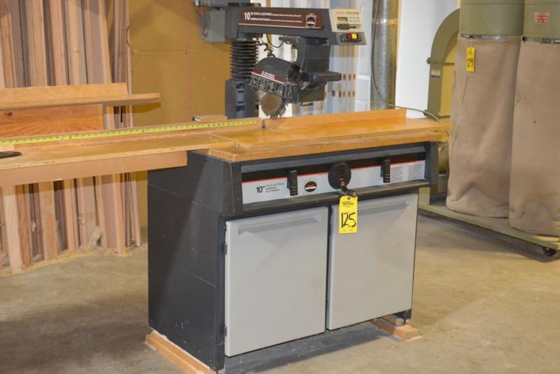 CRAFTSMAN 113.278570C 10” RADIAL ARM SAW, 28” X 44” X 37”H TABLE SIZE, RIP CA. 1.5” – 17.5” IN /