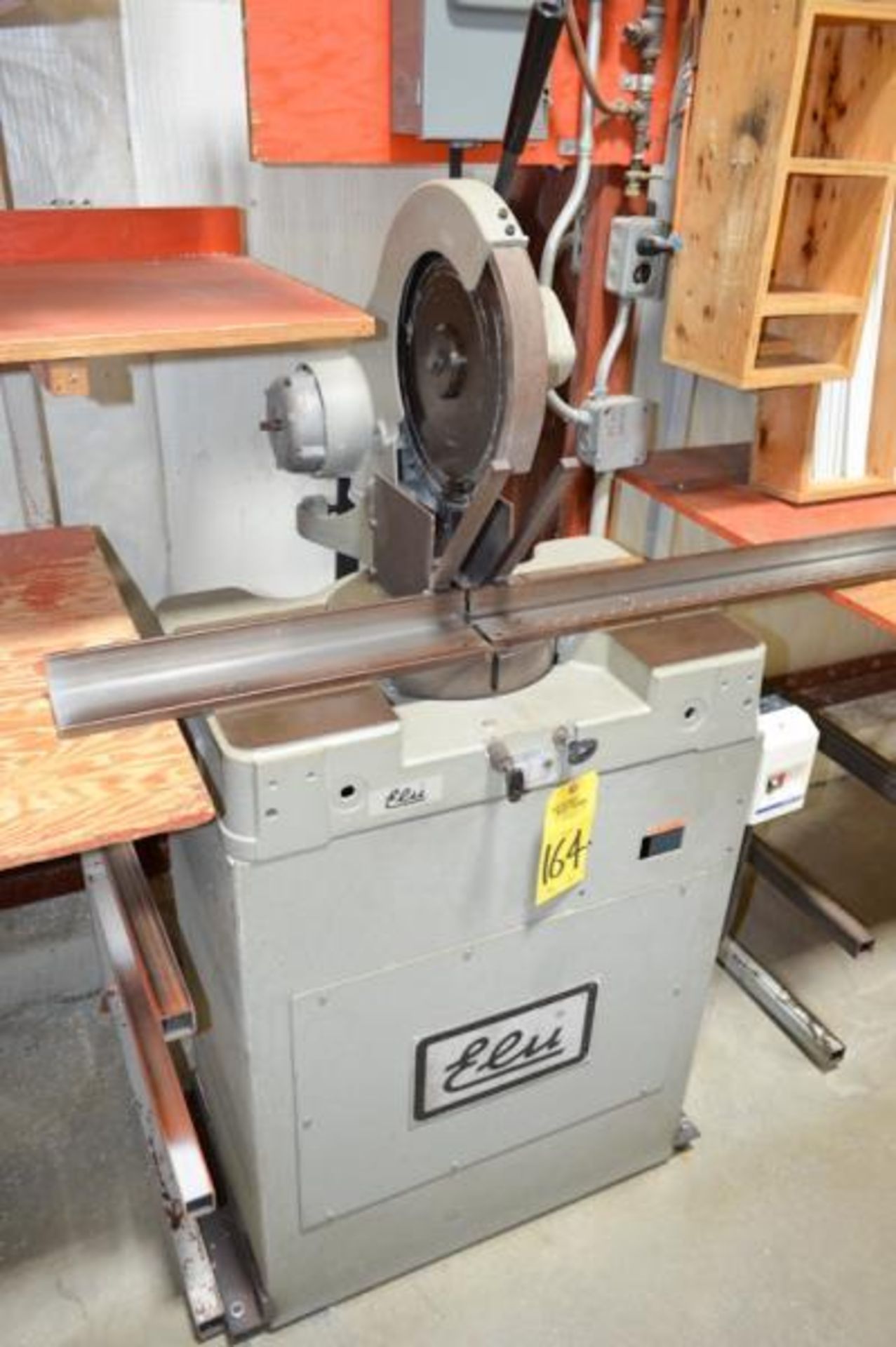 ELU MGS 72 300MM (11.81”) BENCH-TOP MITER SAW W/ CABINET BASE, 11” X 25” X 37”H TABLE SIZE, 3,400
