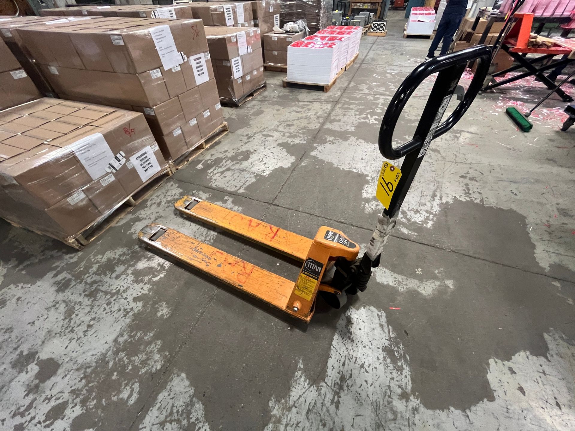 TITAN 5,500LB CAP. NARROW PALLET JACK