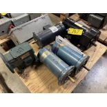 LOT OF (4) MOTORS AND (1) GEARBOX ON PALLET, (2) PACIFIC SCIENTIFIC 1/2HP, MAXITORO 1/2HP, LEESON