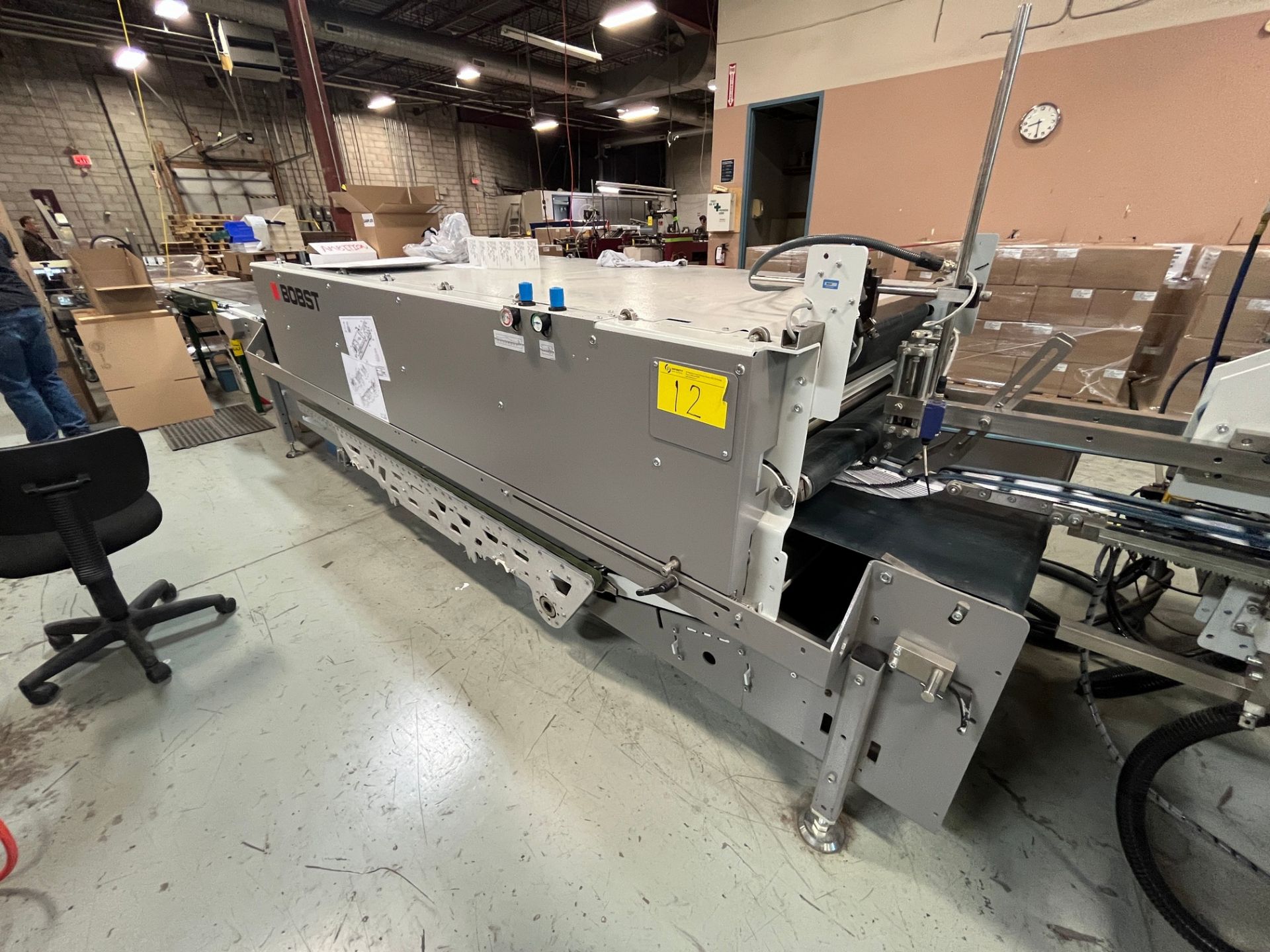 2017 BOBST AMBITION 106 A-1 HI-SPEED STRAIGHT-LINE FOLDING/GLUING LINE WITH HHS 4 CHANNEL GLUE - Image 6 of 7