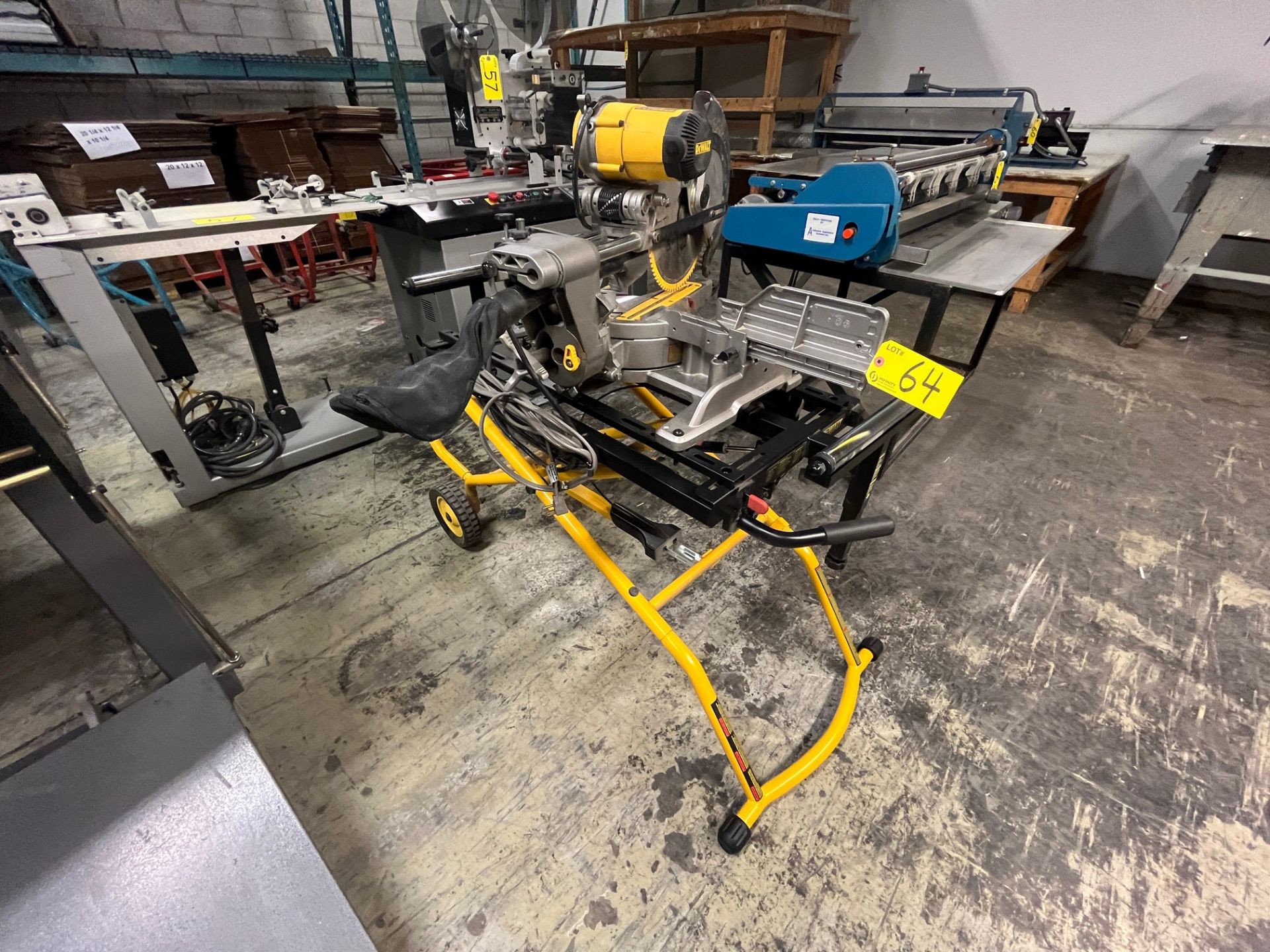 DEWALT 12" COMPOUND MITER SAW, DWS709 AND PORTABLE STAND DWX726