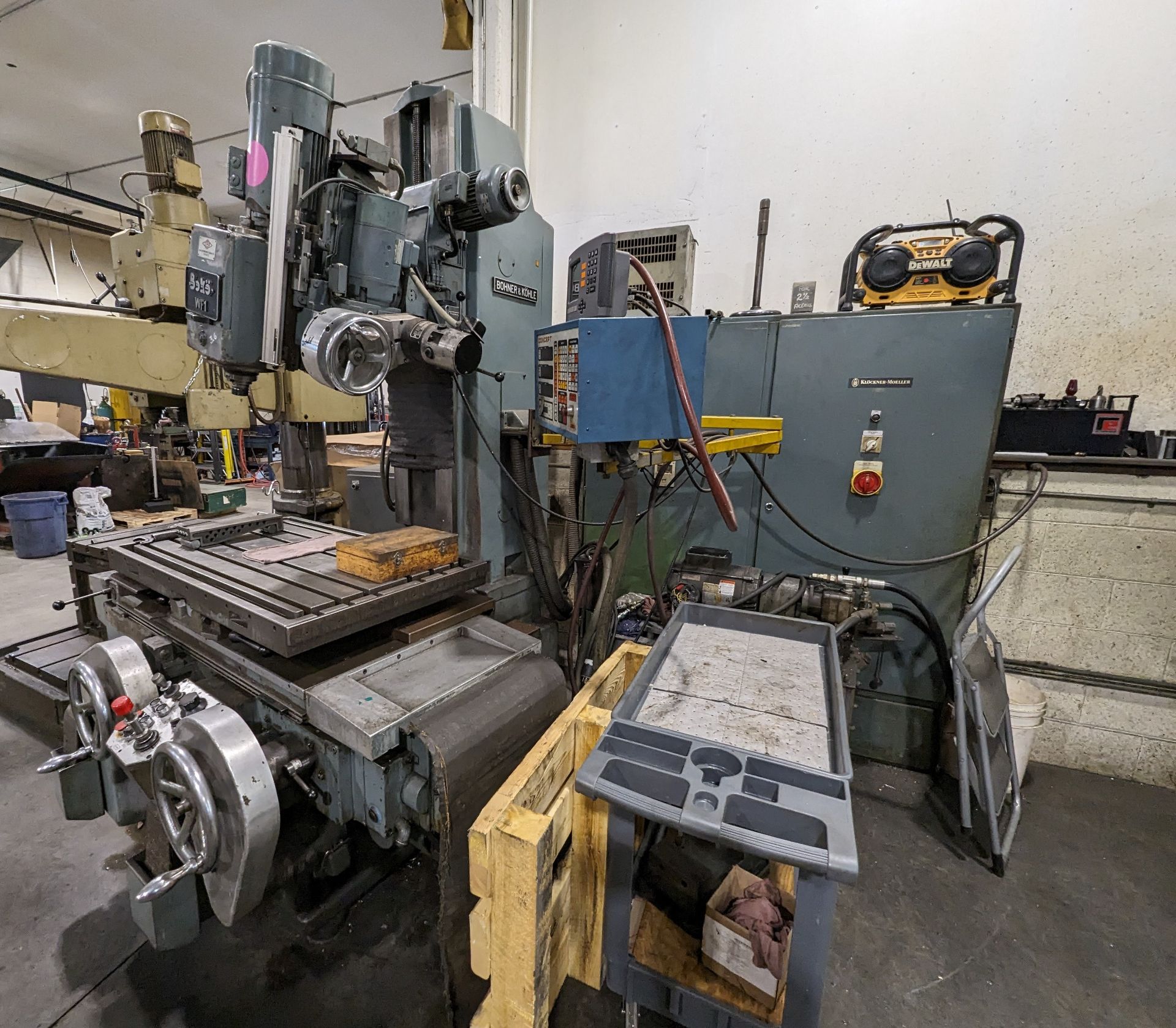 BOHNER & KOHLE / BOKO WF1 UNIVERSAL MILLING MACHINE, CONCEPT CMC CONTROL, HEIDENHAIN 3-AXIS DRO, 31” - Image 3 of 10