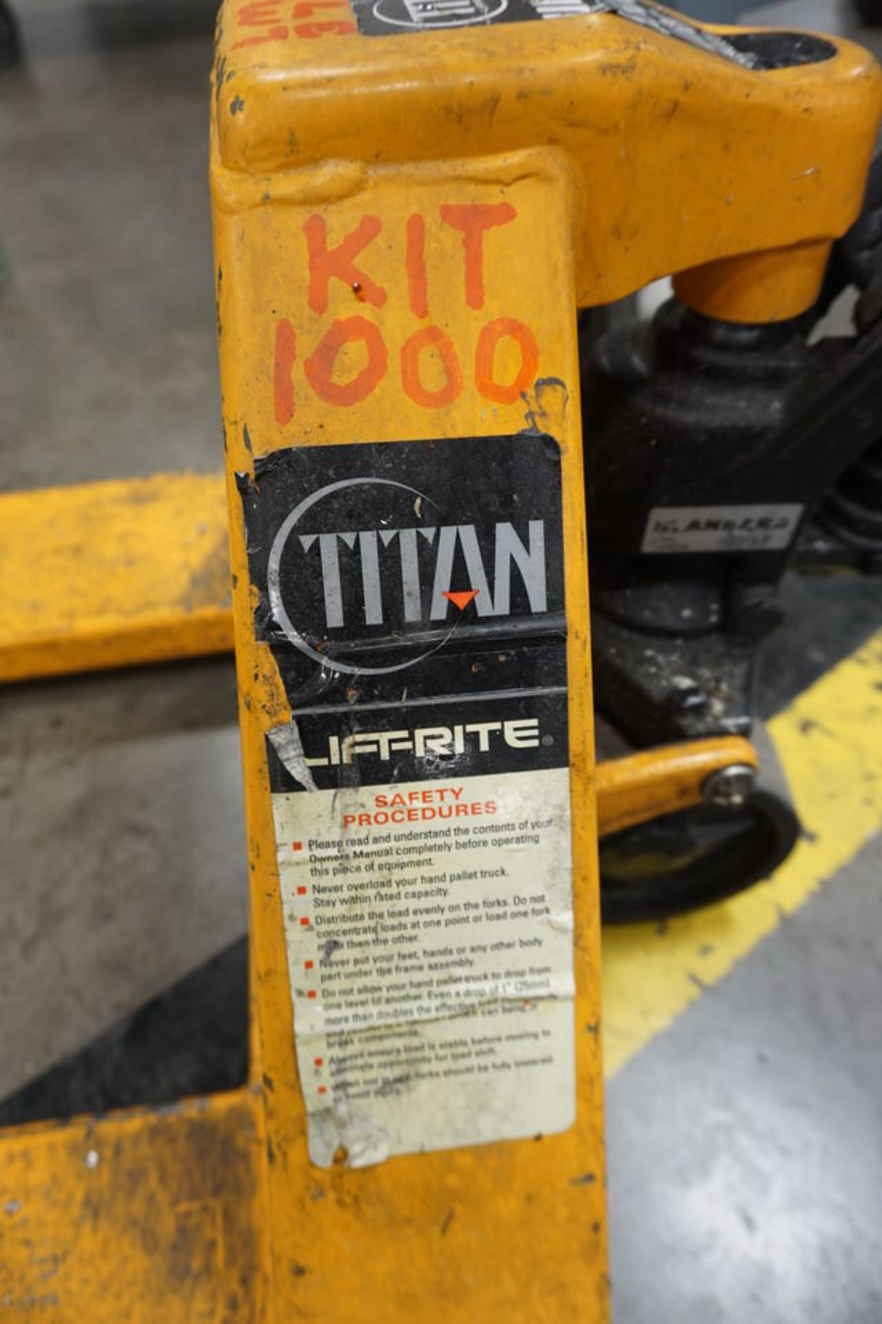 Lift Rite 5,500 lb Cap Pallet Jack - Image 3 of 3