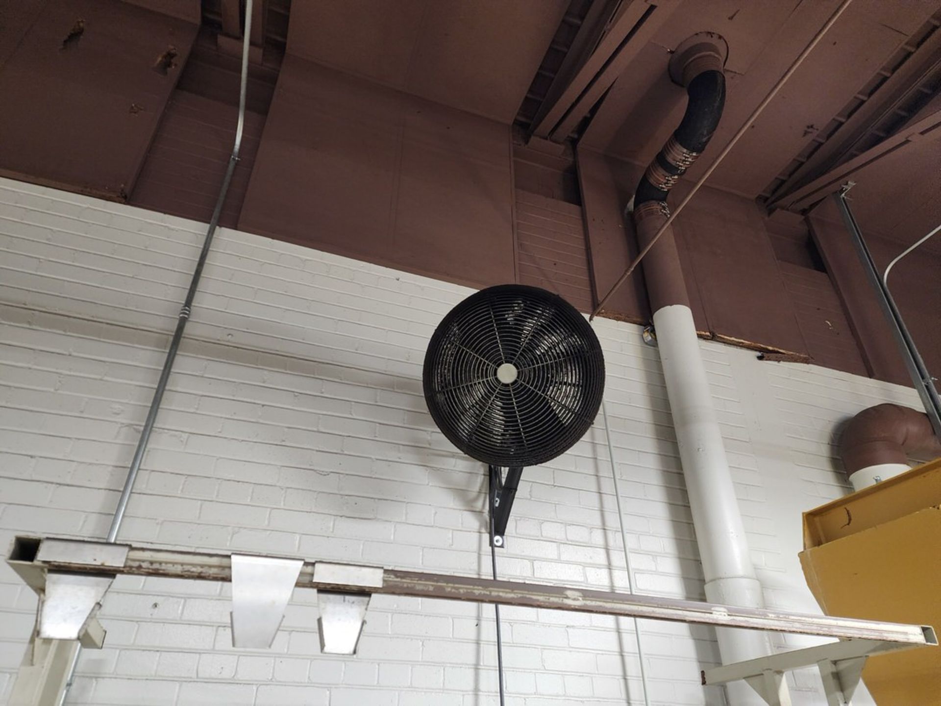 (4) Mounted Wall Fans (Location: Chem Shop Area) - Image 2 of 4