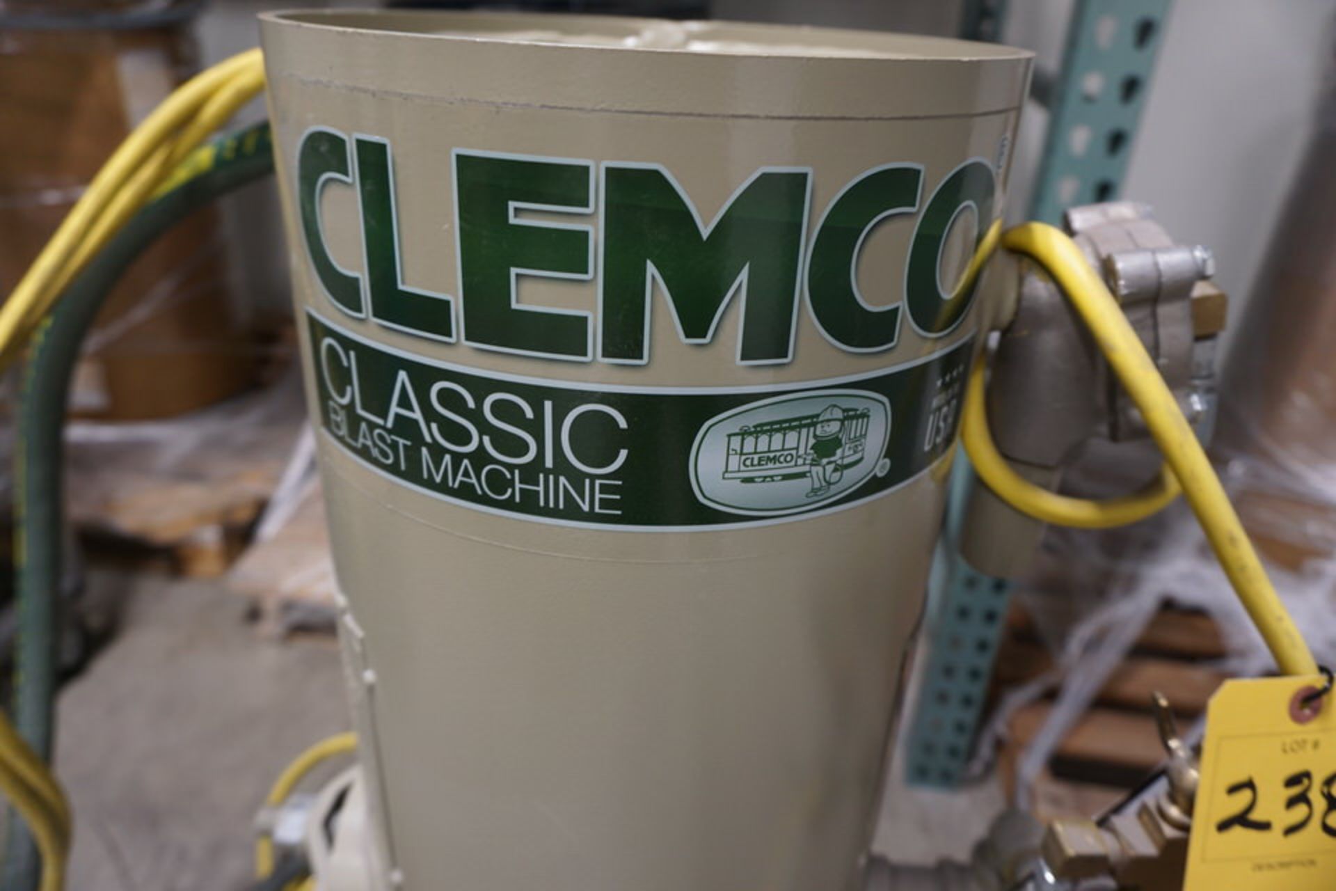 2017 Clemco 1042 Portable Blast Machine, 1 Cubic Foot Cap - Image 5 of 5