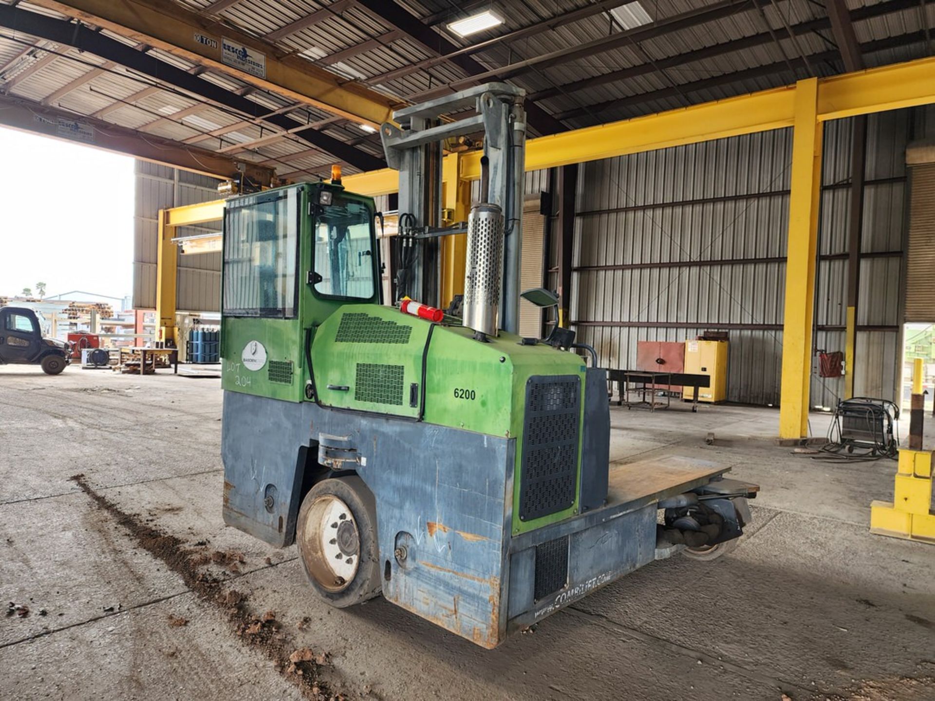2011 Combi-Lift GL43260DA66 Multi-Directional Forklift 2-Stage Mast; Cap: 26,000lbs; Hrs: 3,773 ( - Image 6 of 11