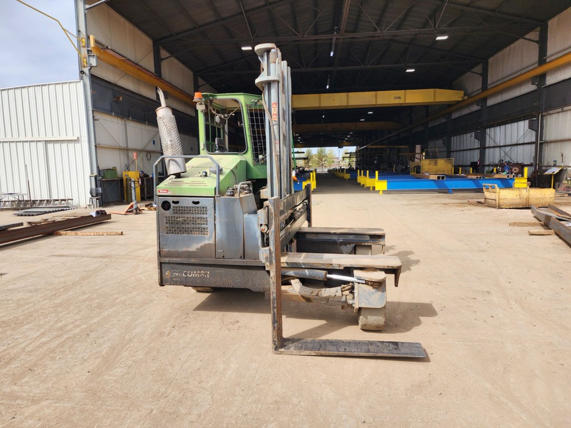 2007 Combi-Lift CL22100DA47 Multi-Directional Forklift 2-Stage Mast; Cap: 8,750lbs; Hrs: 6,994 (Loc: - Image 5 of 15