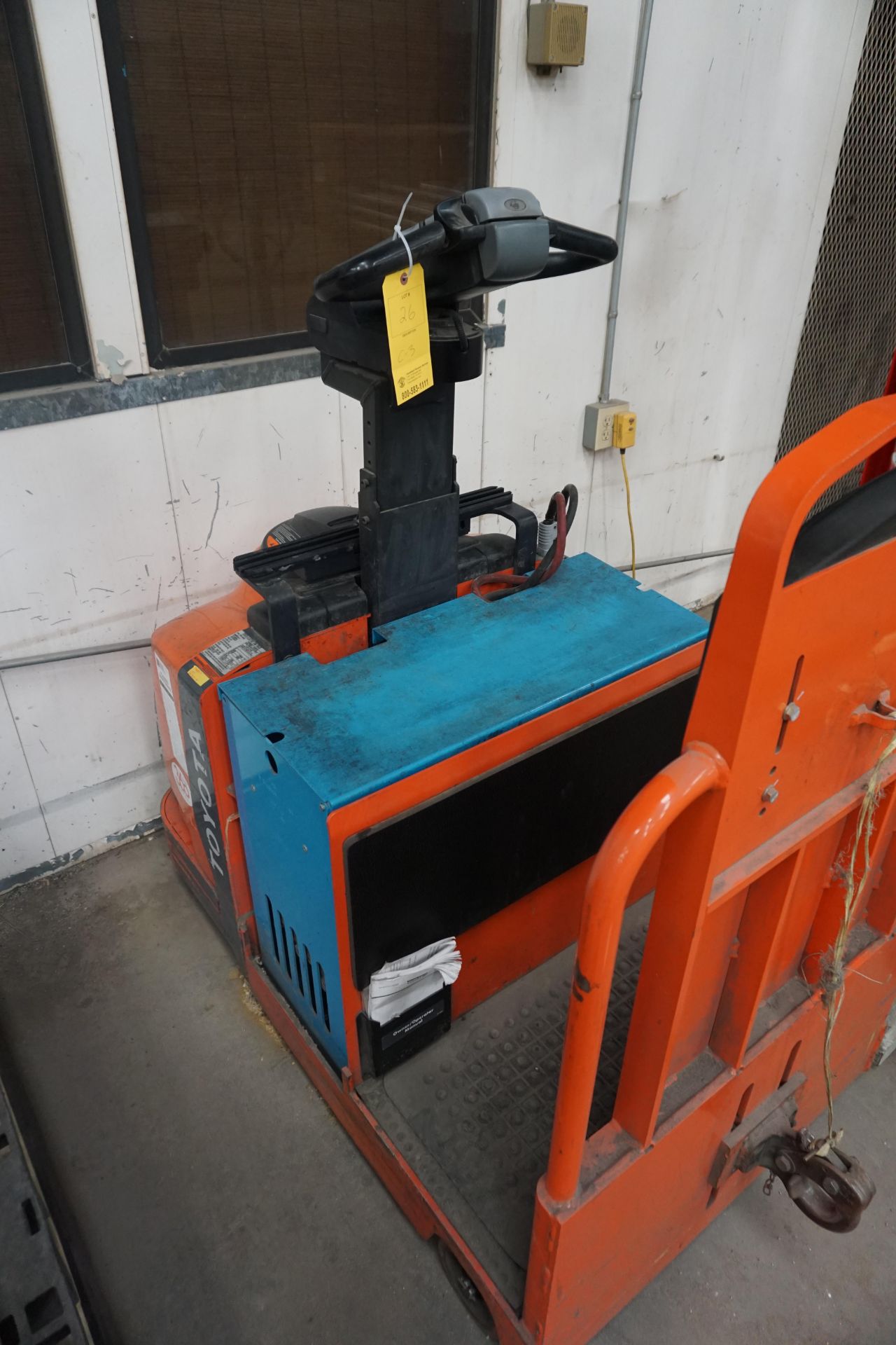 Toyota Standup Tugger, 24V (LOCATION: 3421 N Sylvania Ave, Ft Worth TX 76111)