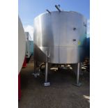 Stainless Steel Mixing Tank w/ Stand, Approx 10' Tall, 53hl, 85BBL Cap(LOCATION: ROME, TX)