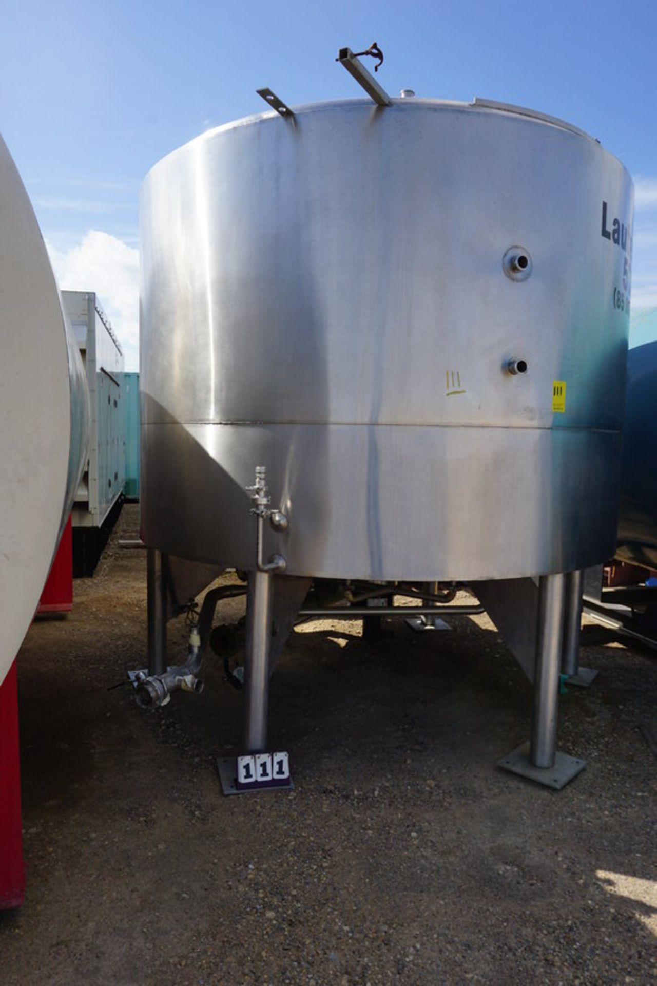 Stainless Steel Mixing Tank w/ Stand, Approx 10' Tall, 53hl, 85BBL Cap(LOCATION: ROME, TX)