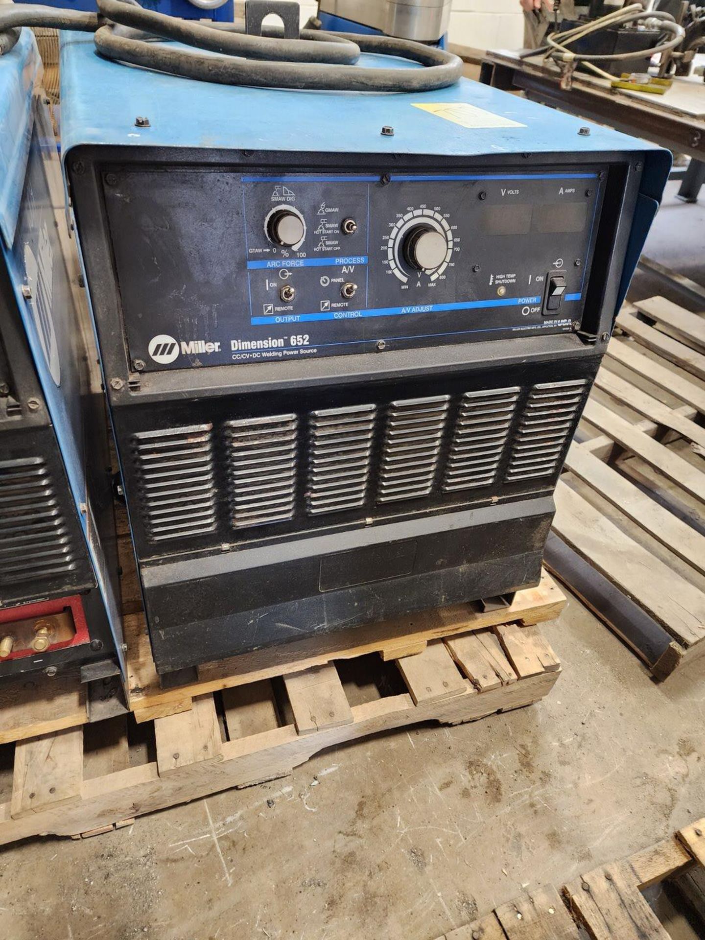 Miller 652 Multiprocess Welder 230/460/575V, 3PH, 60HZ (LOCATION: Lancaster, PA) - Bild 2 aus 5