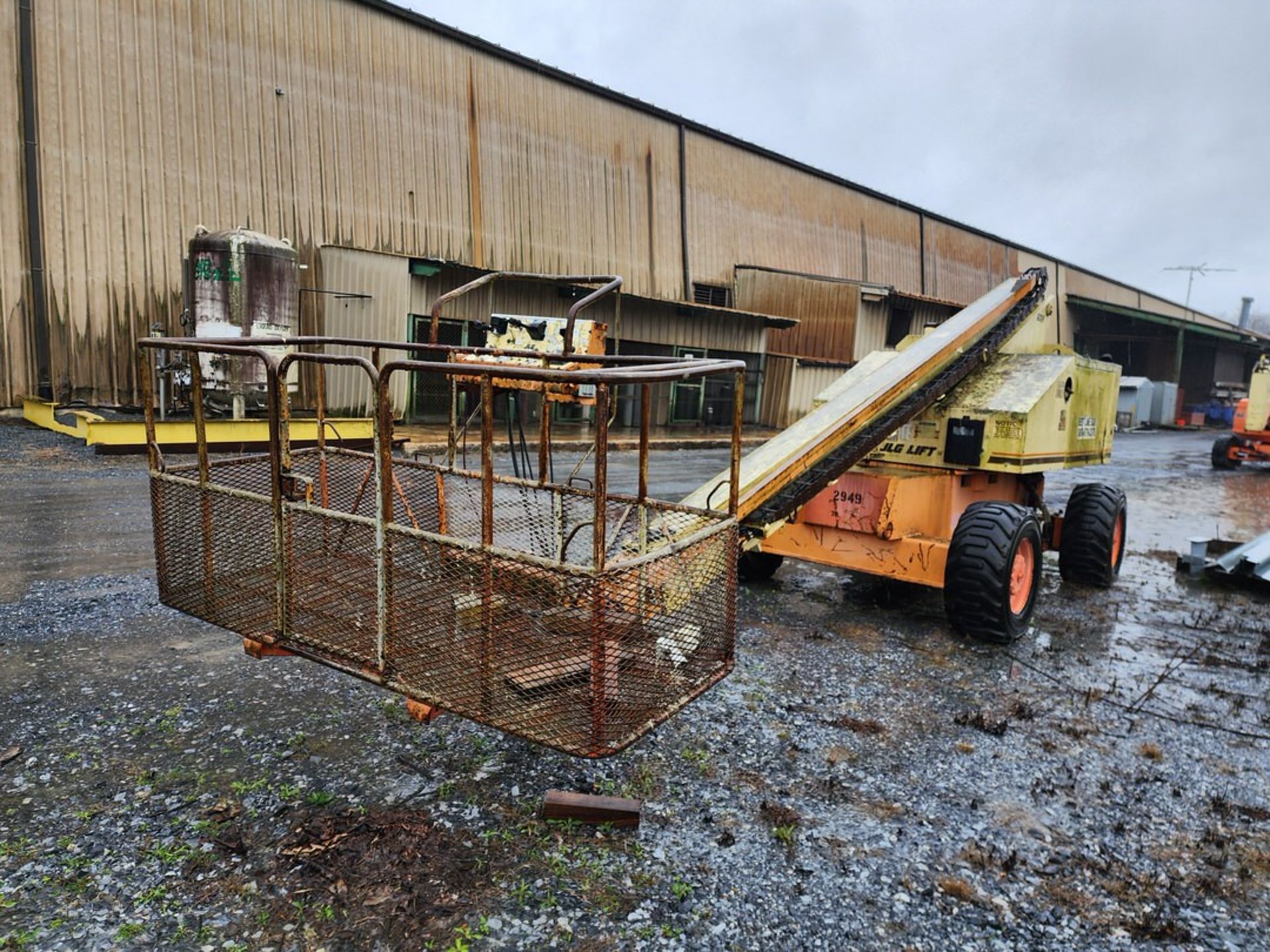 JLG 60H Boom Lift Platform Ht: 60'7" (LOCATION: Lancaster, PA) - Image 6 of 11