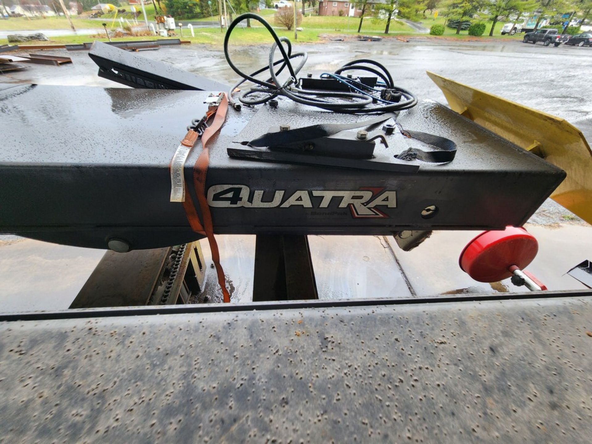 Quatra 4 Car Lift W/ Controller (LOCATION: Lancaster, PA) - Bild 2 aus 10