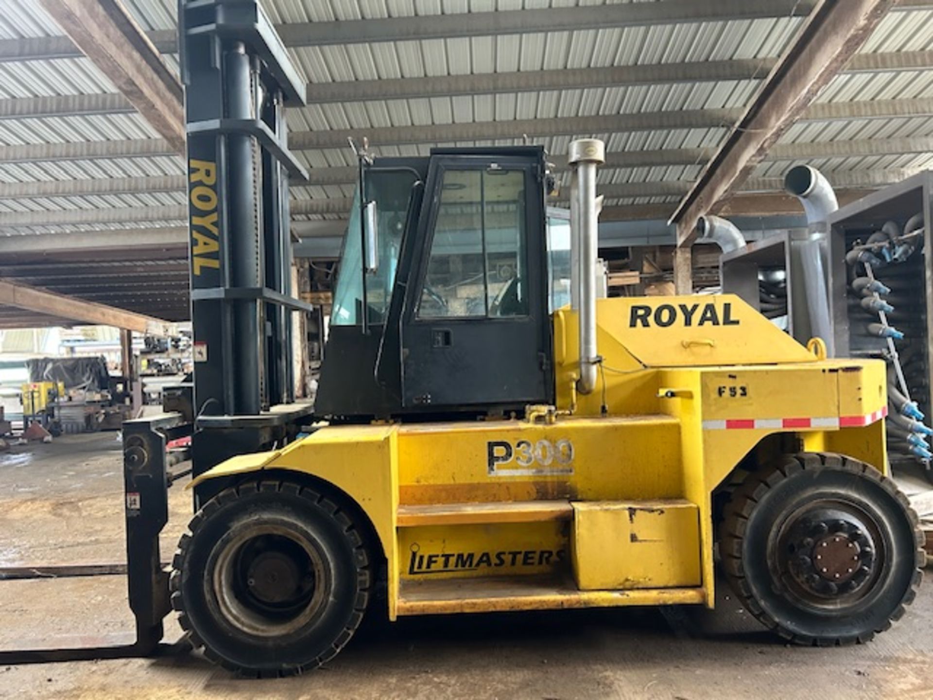 Royal P300 30,000 lb Forklift, 117" Lft Ht, 2 Stage Mast (LOCATION: Minster, OHIO)