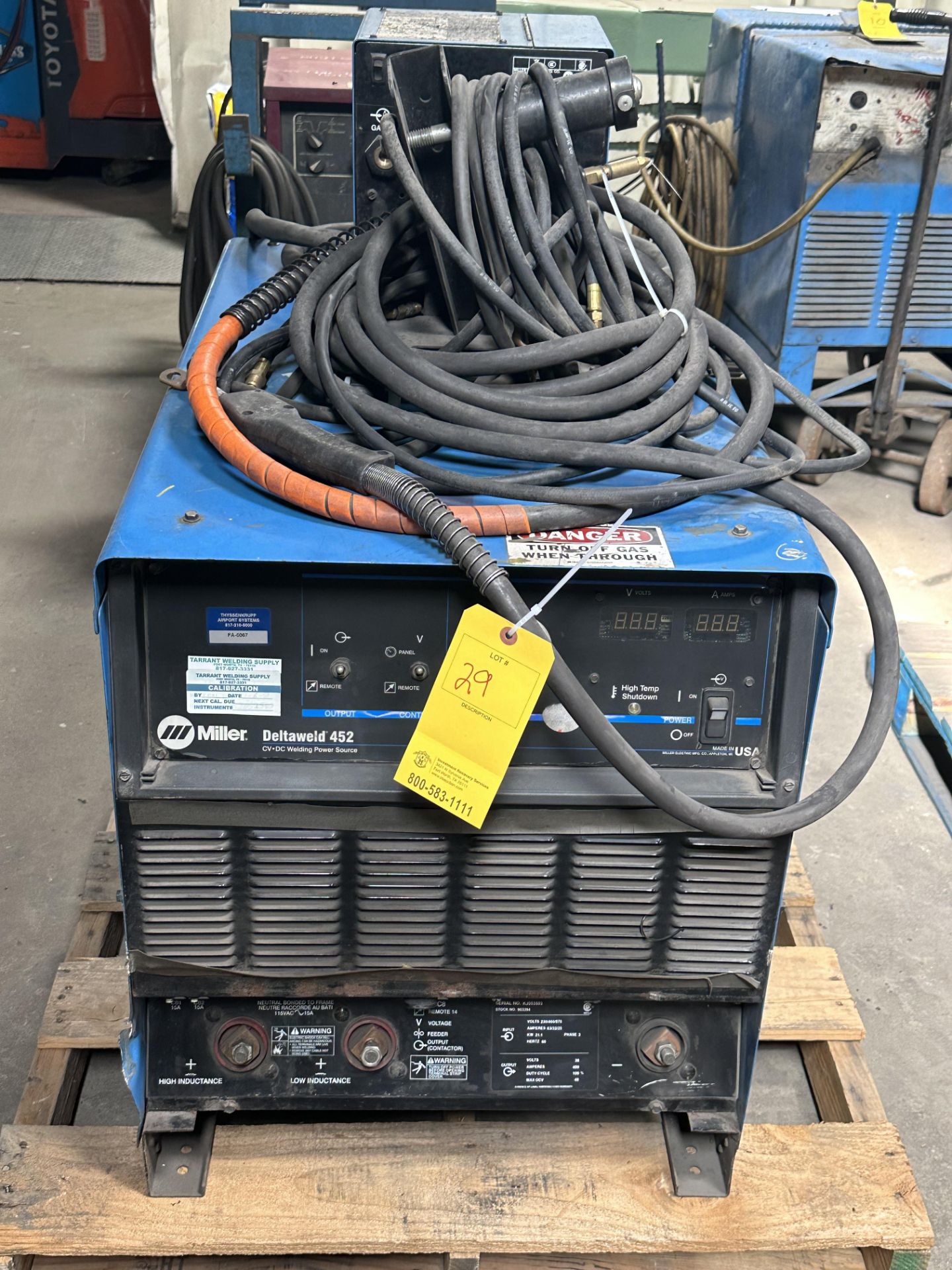 Miller Deltaweld 452 Welder w/ Miller 22A Wire Feeder & Gun