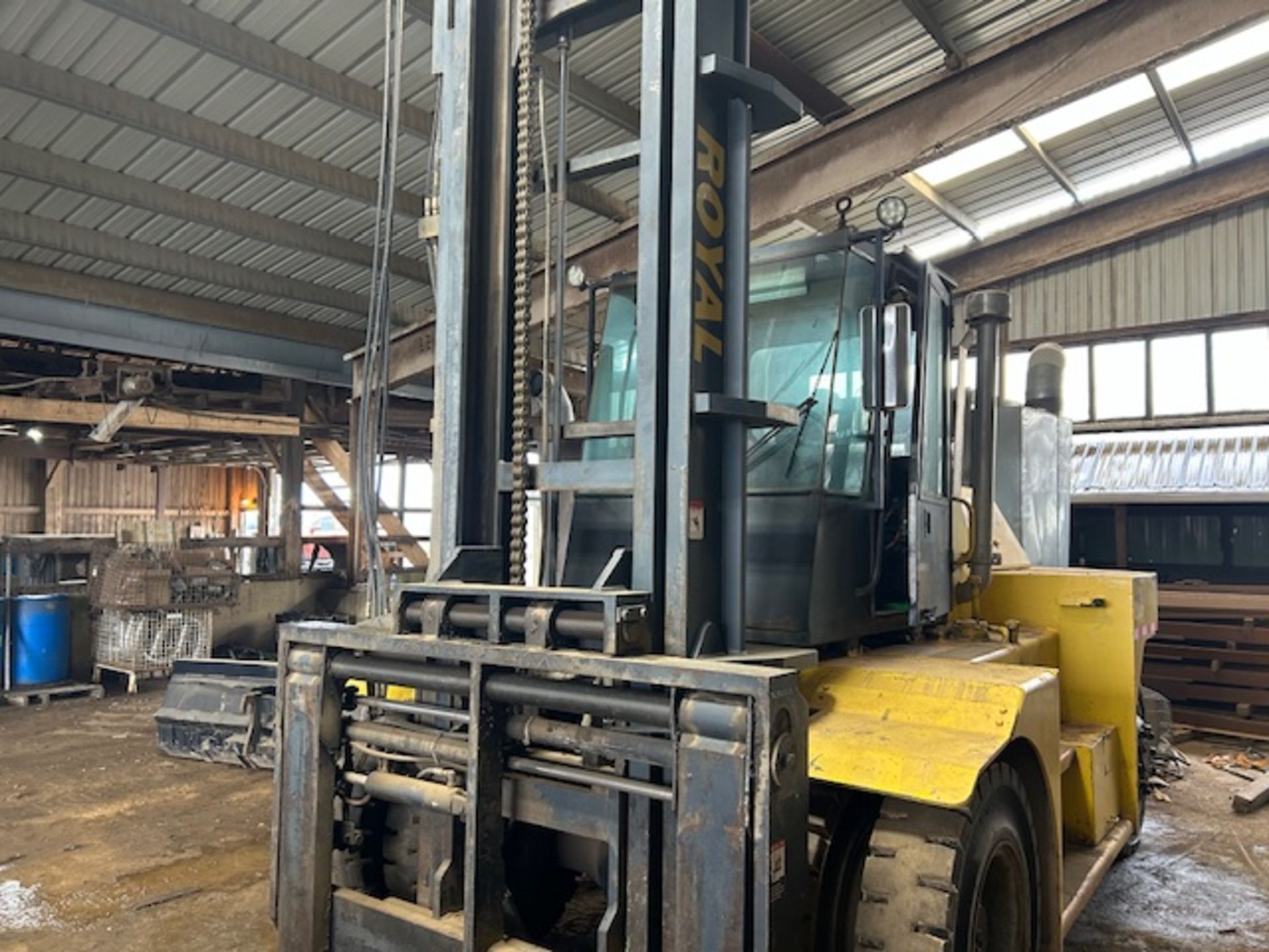 Royal P300 30,000 lb Forklift, 117" Lft Ht, 2 Stage Mast (LOCATION: Minster, OHIO) - Image 2 of 6