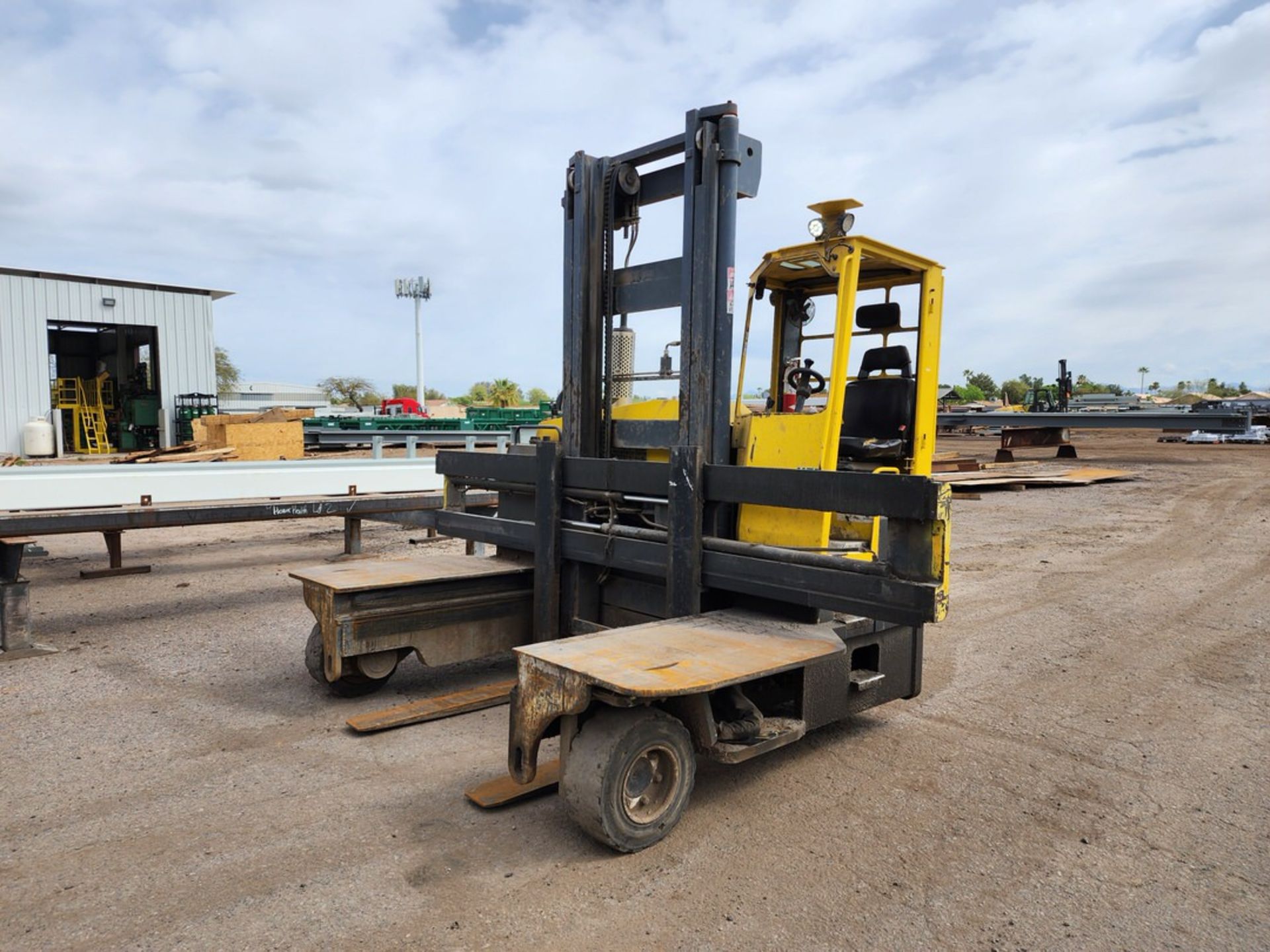 2015 Combi-Lift C14000 Multi-Directional Forklift 2-Stage Mast; Cap: 12,000lbs; Hrs: 4,297 (Loc: - Image 2 of 17