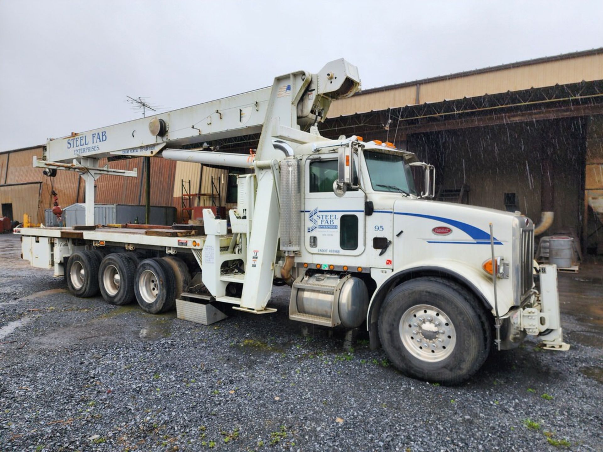 2004 Peterbilt Crane Boom Truck 2,919hrs; Vin: 1NP-ALU0X-0-5D857525; W/ Altec Crane, Mod: AC26